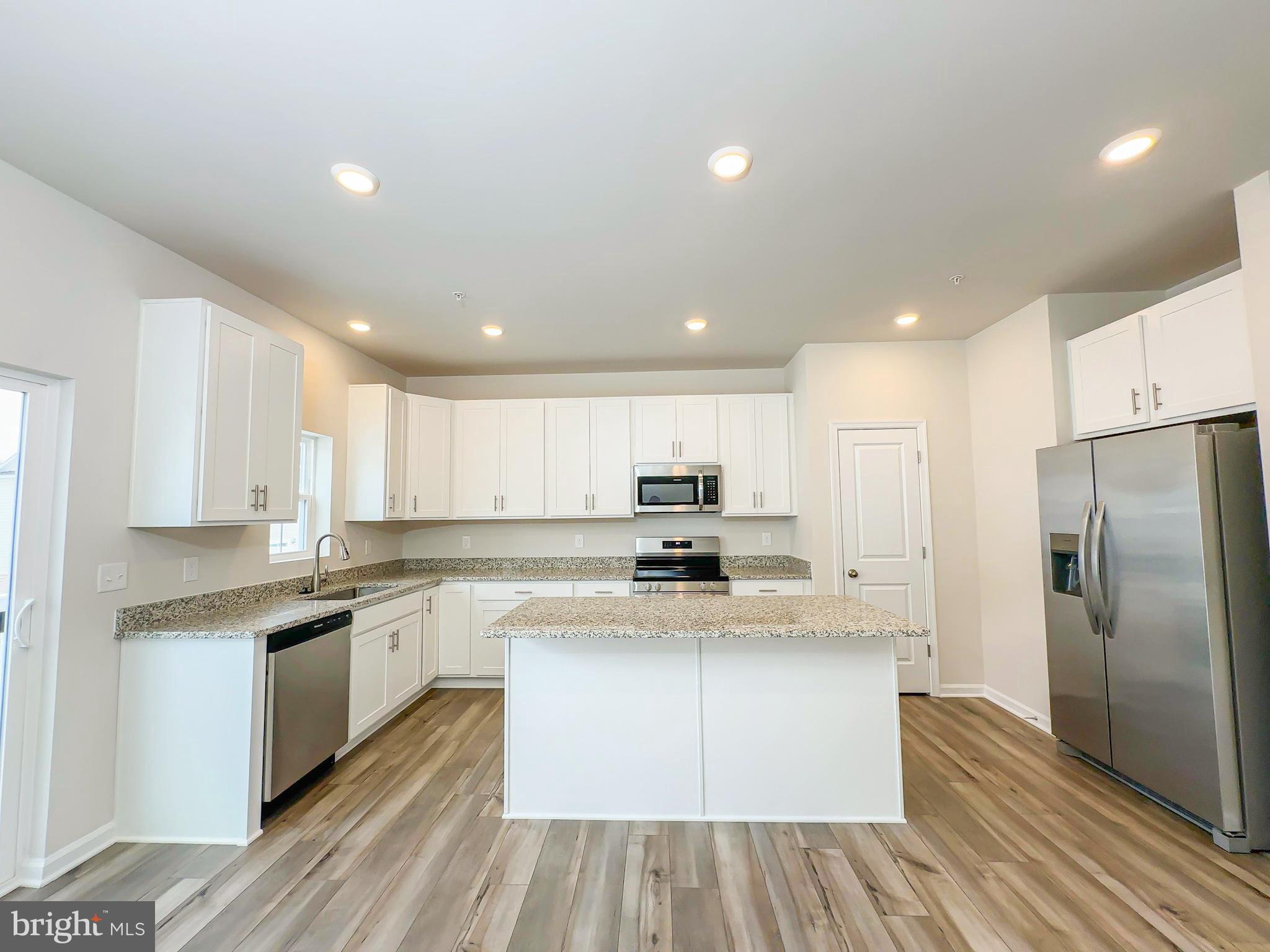 WHITE PLAINS - Residential