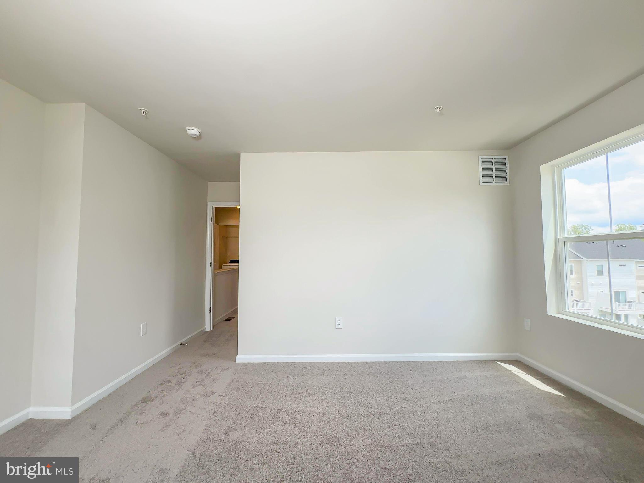 WHITE PLAINS - Residential