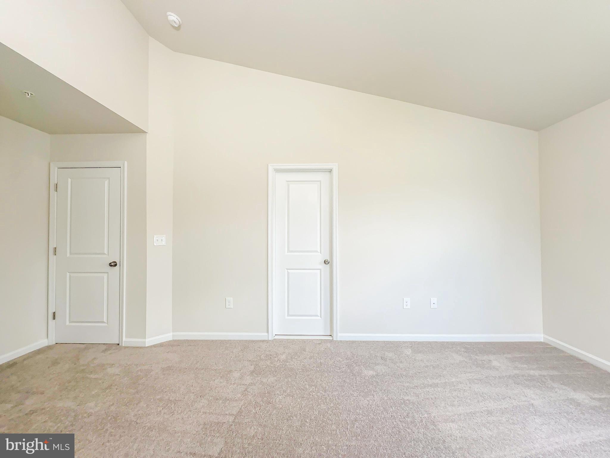 WHITE PLAINS - Residential