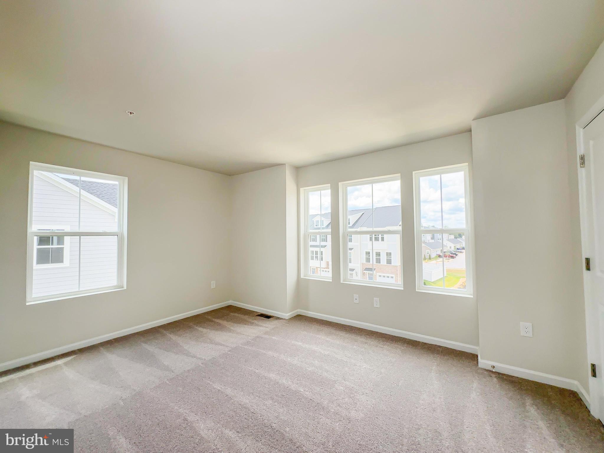 WHITE PLAINS - Residential
