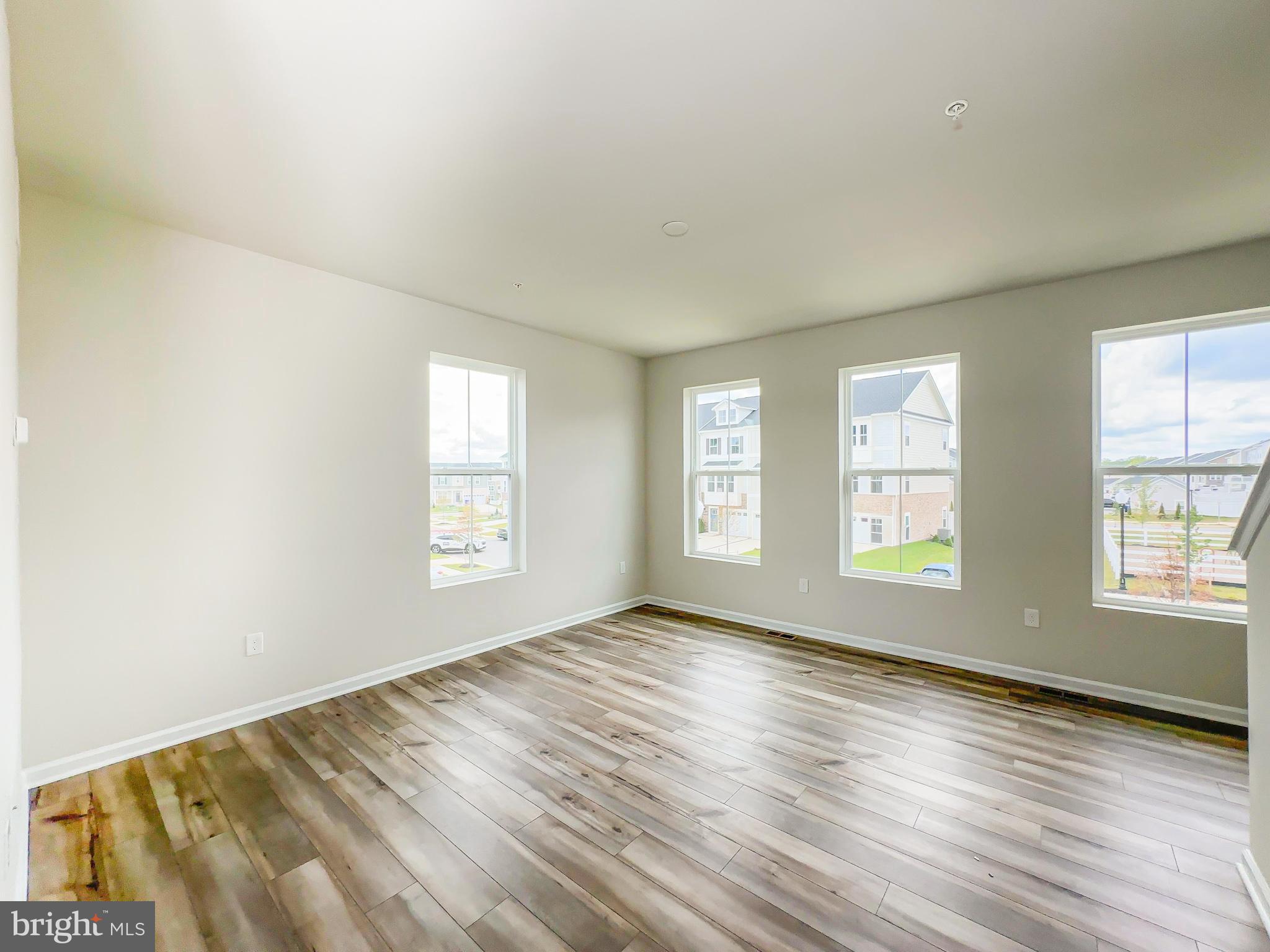WHITE PLAINS - Residential