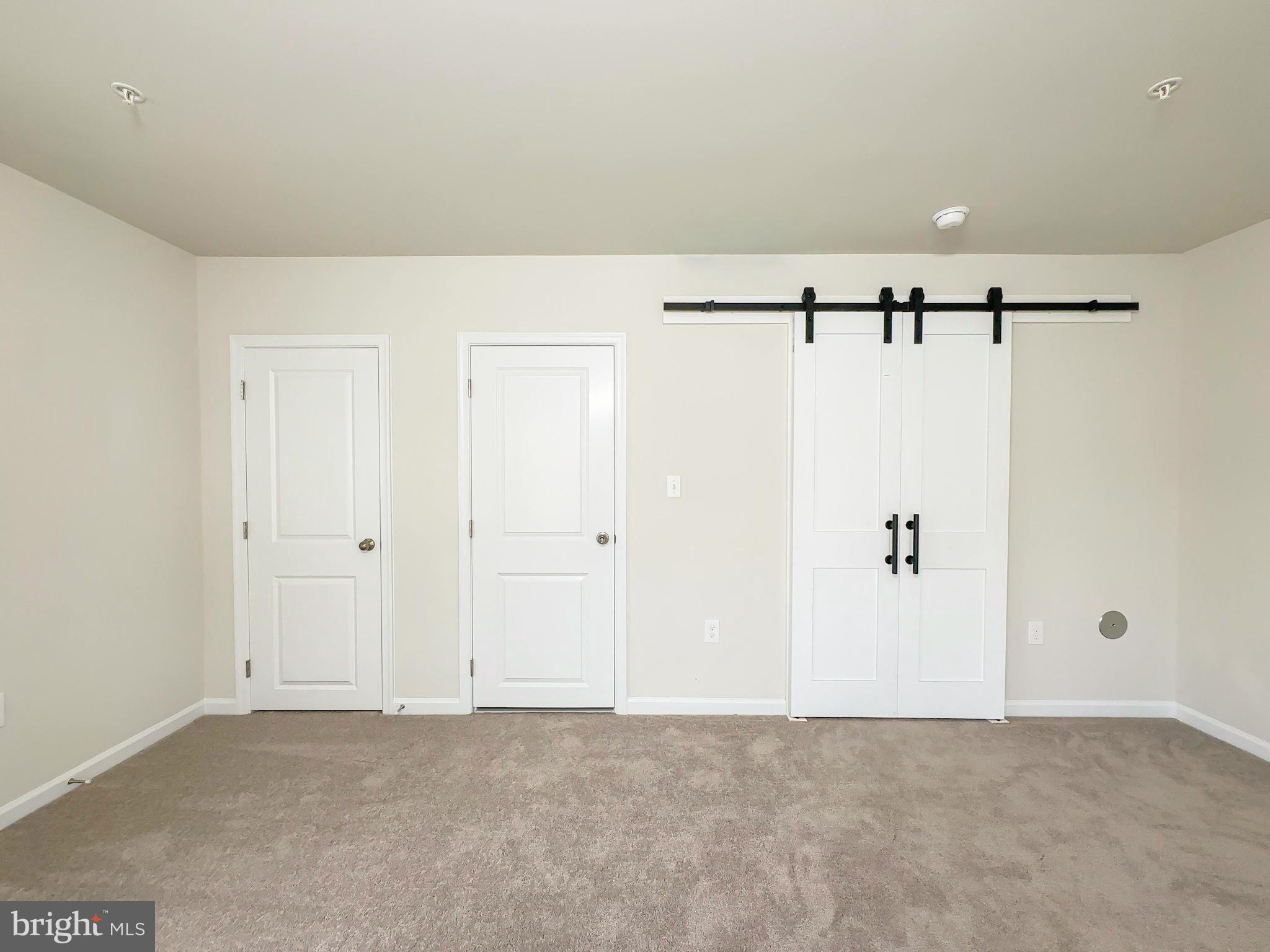 WHITE PLAINS - Residential