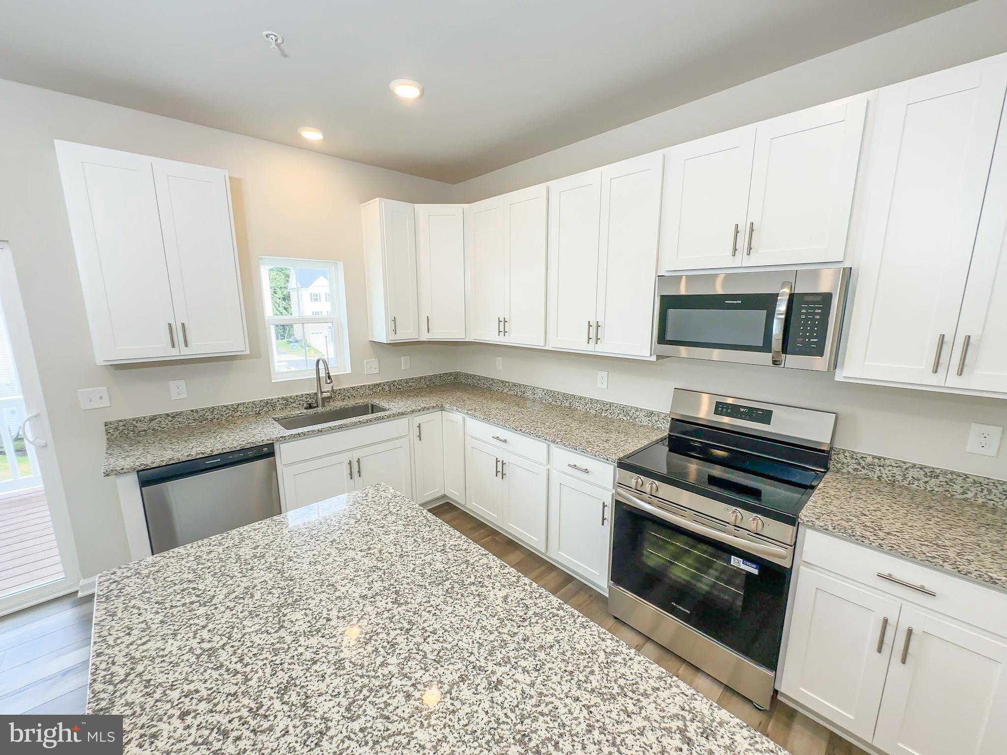 WHITE PLAINS - Residential