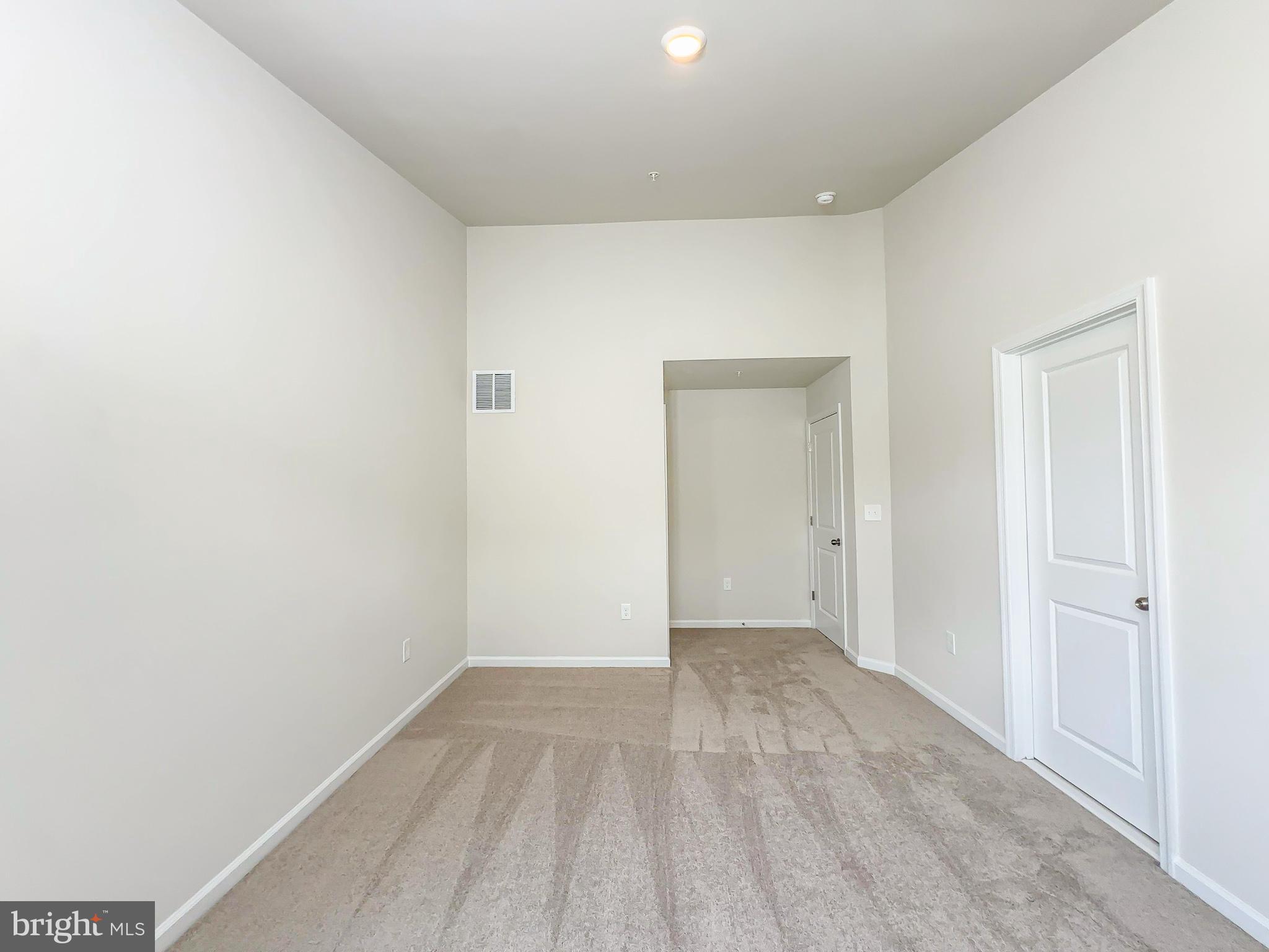 WHITE PLAINS - Residential