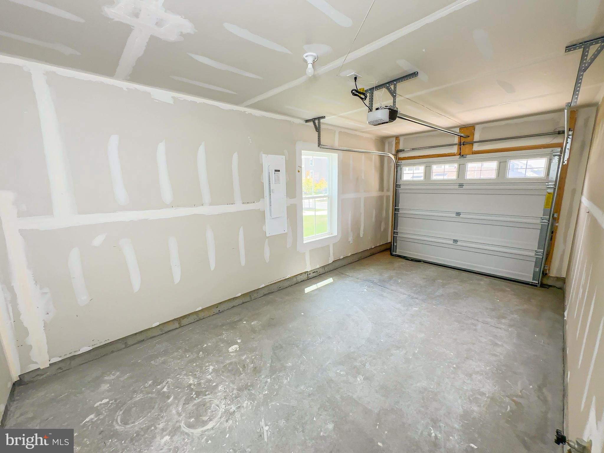 WHITE PLAINS - Residential