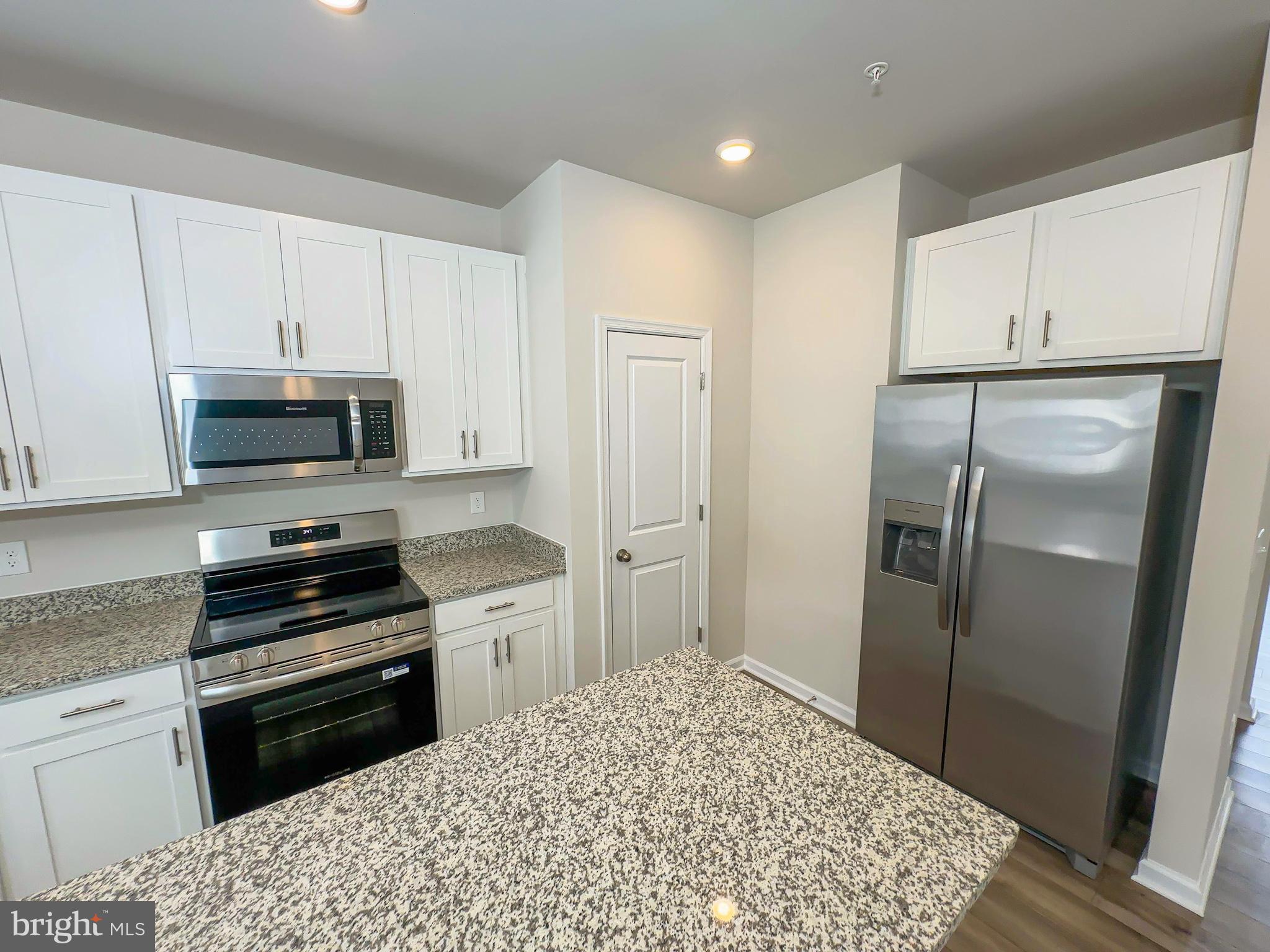 WHITE PLAINS - Residential