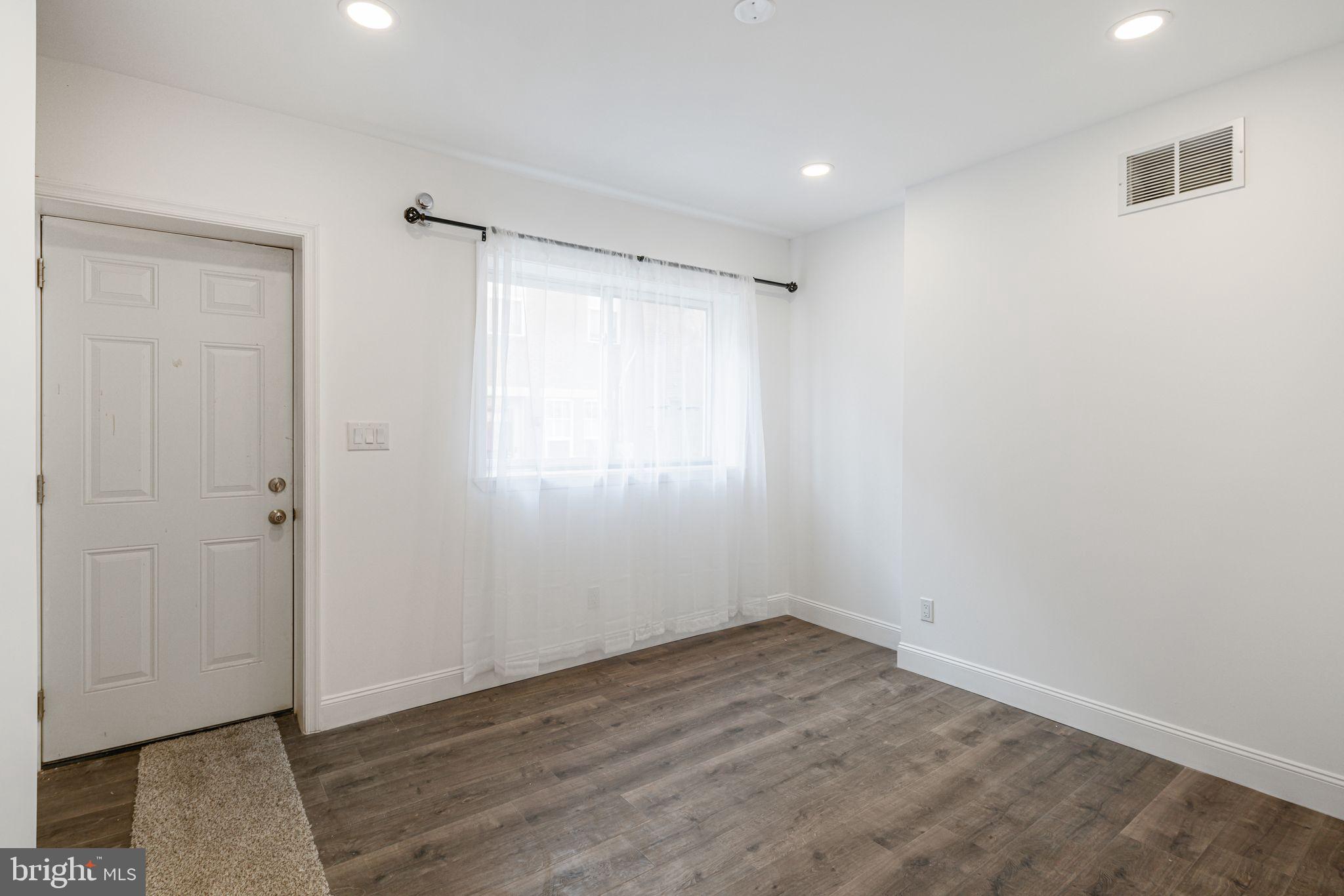 HAWTHORNE - Residential Lease