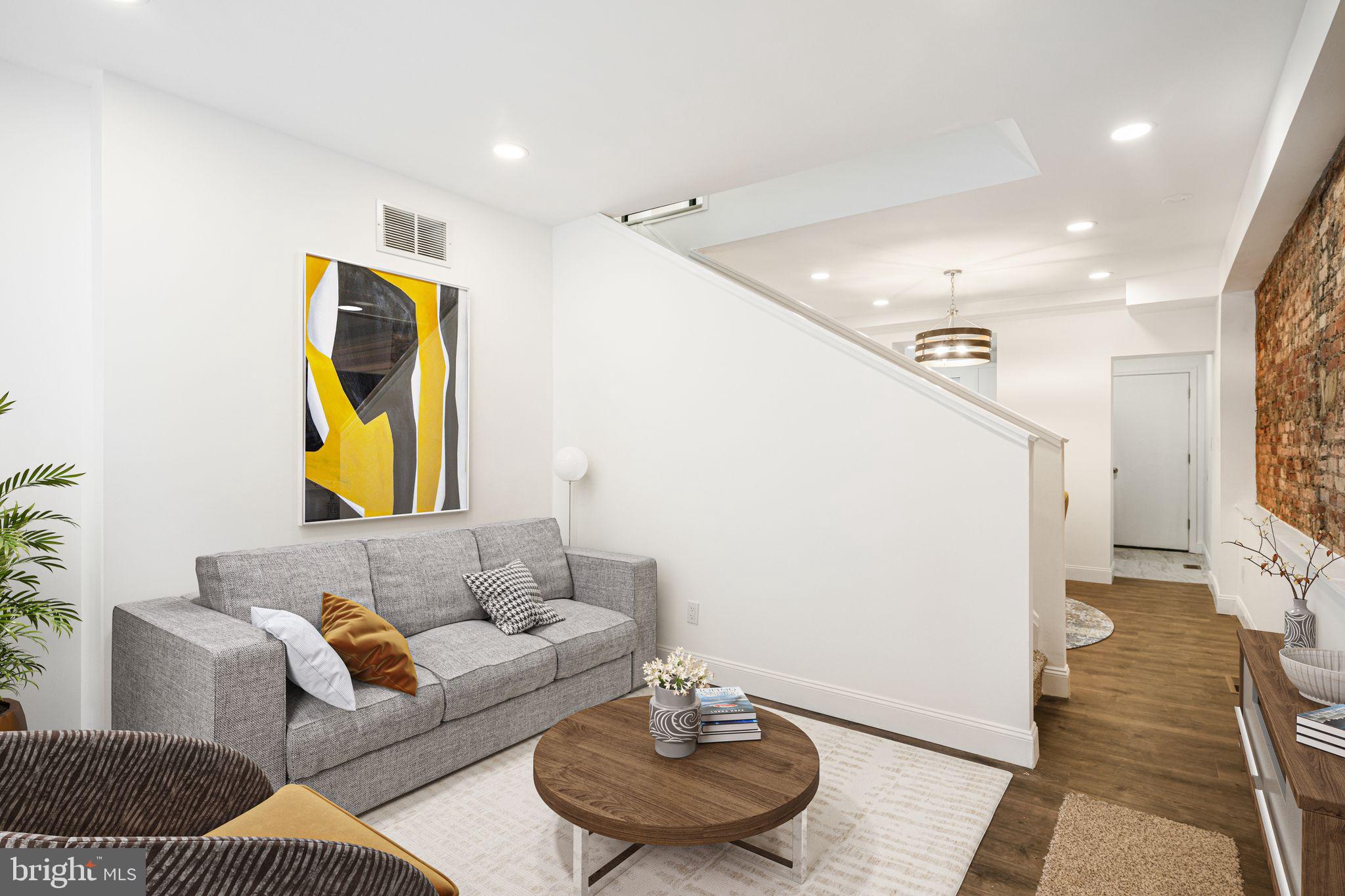 HAWTHORNE - Residential Lease