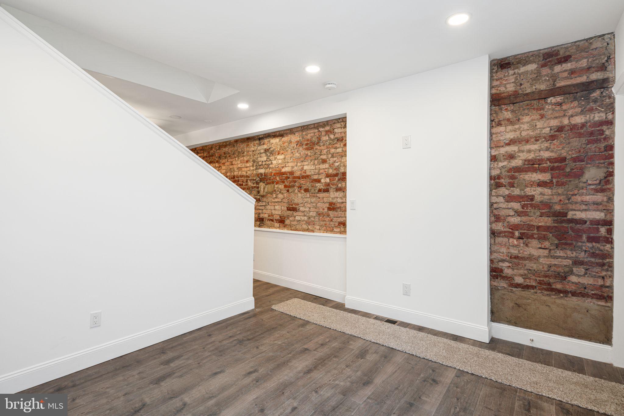 HAWTHORNE - Residential Lease