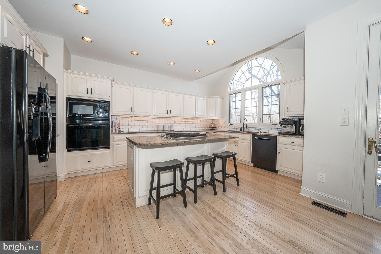 WHITEHORSE - Residential