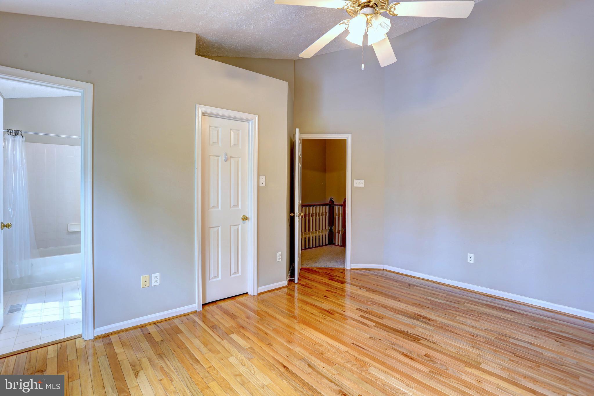 LONG REACH - Residential