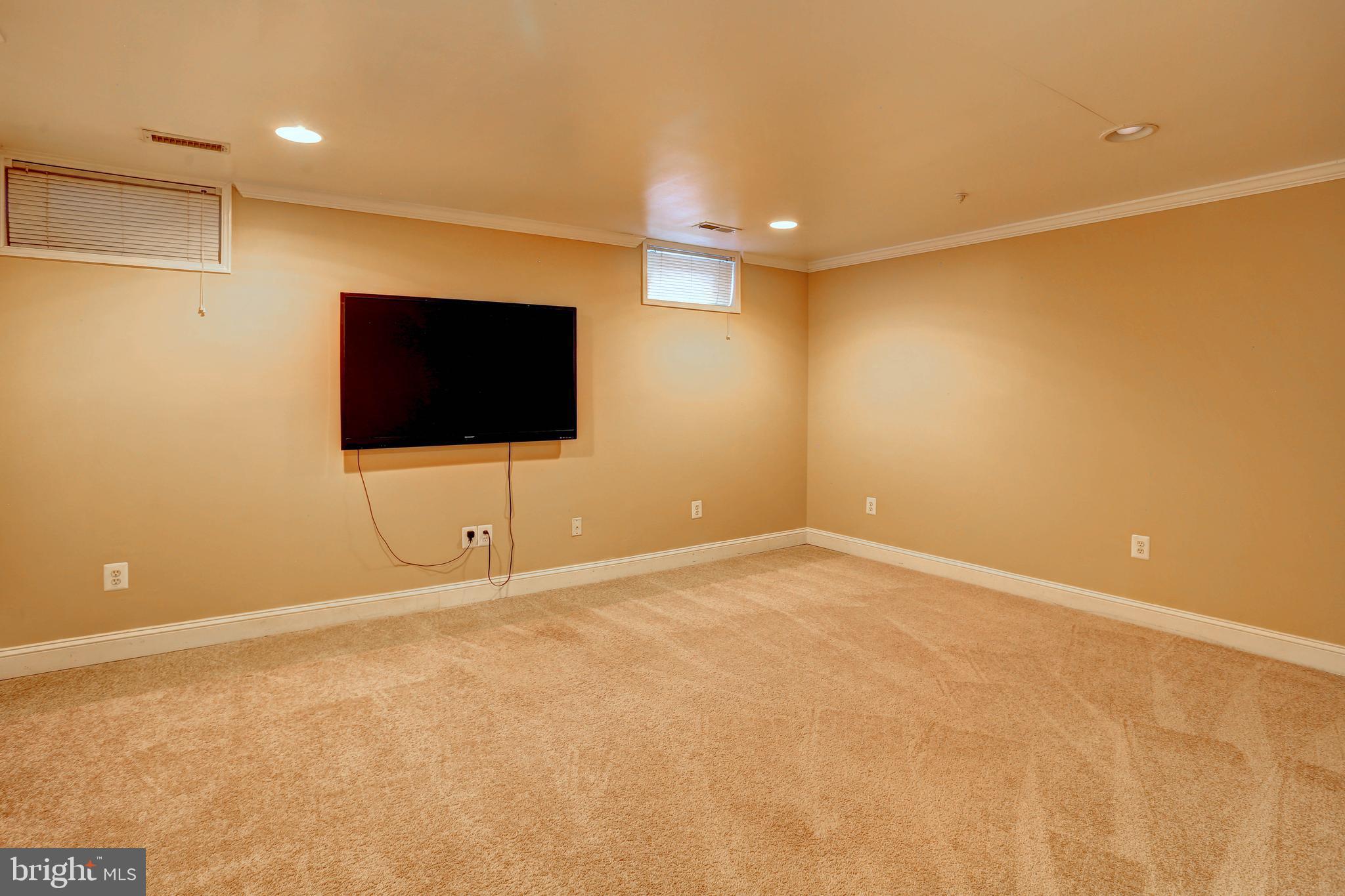 LONG REACH - Residential