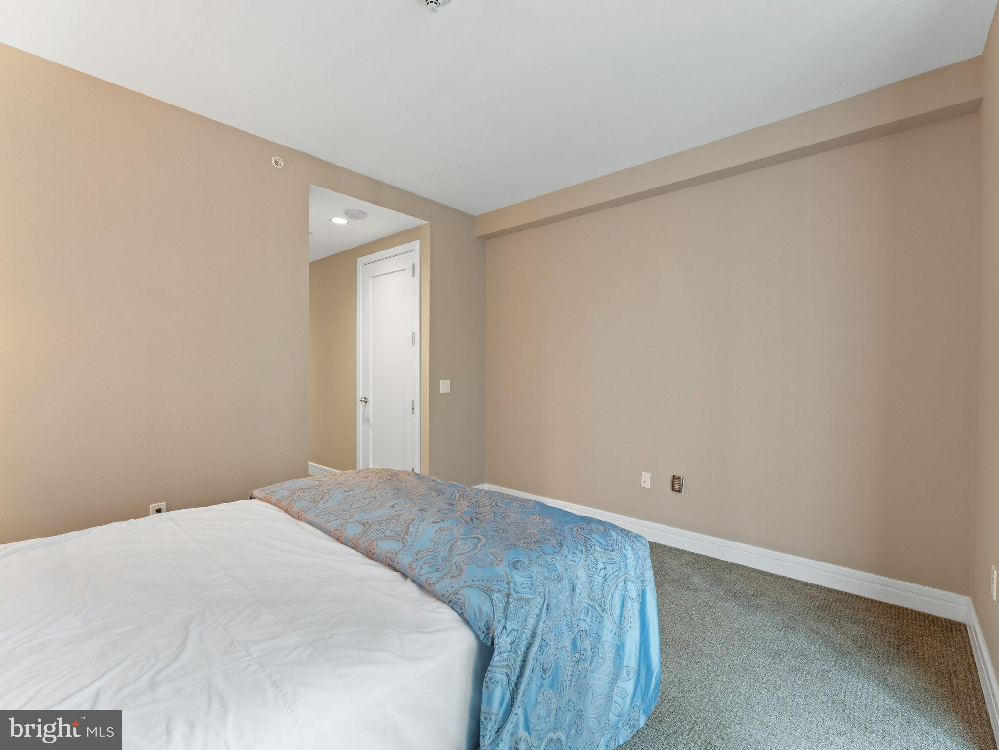 AVENUE OF THE ARTS - Residential