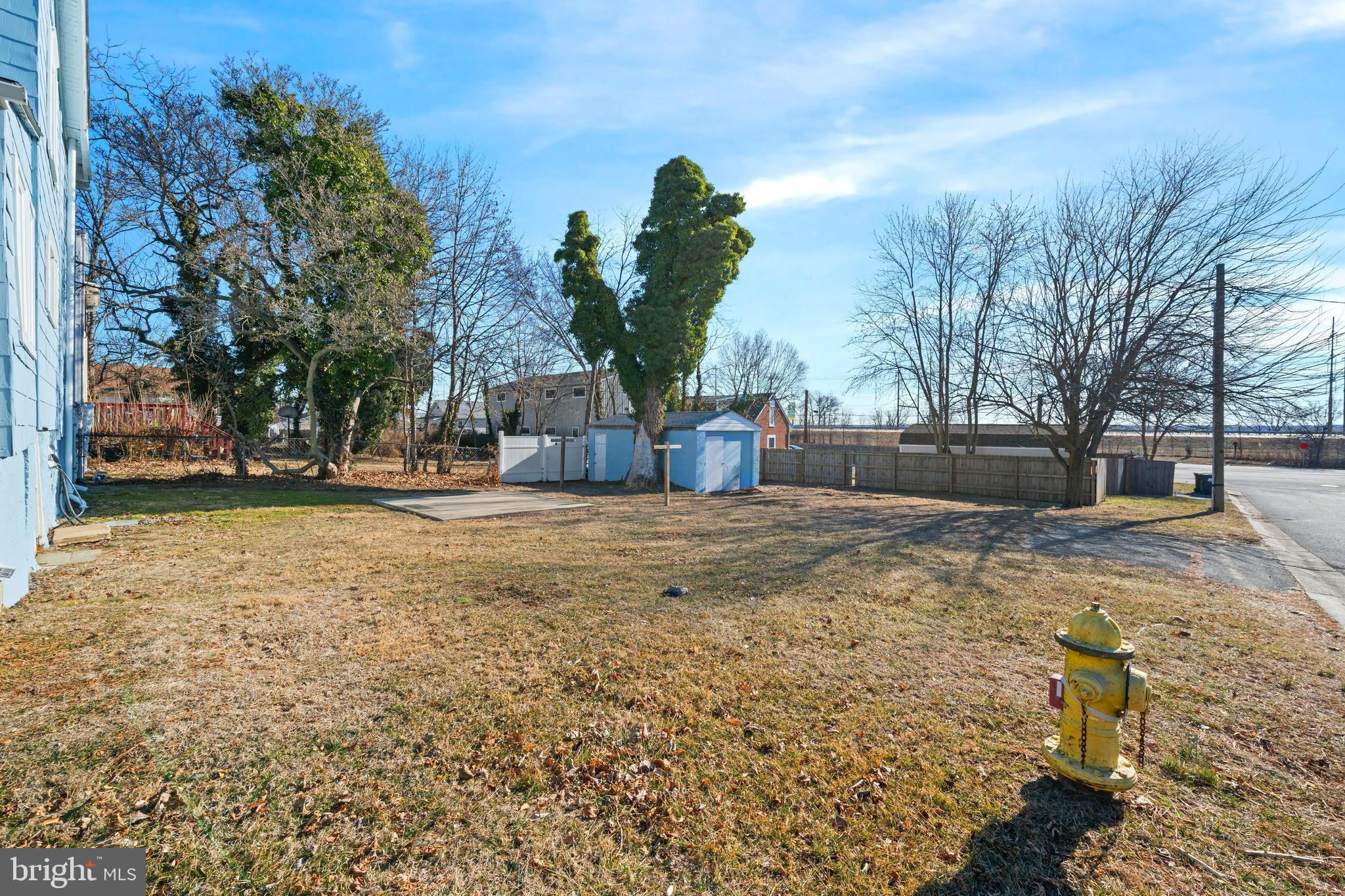 HOLLY OAK - Residential