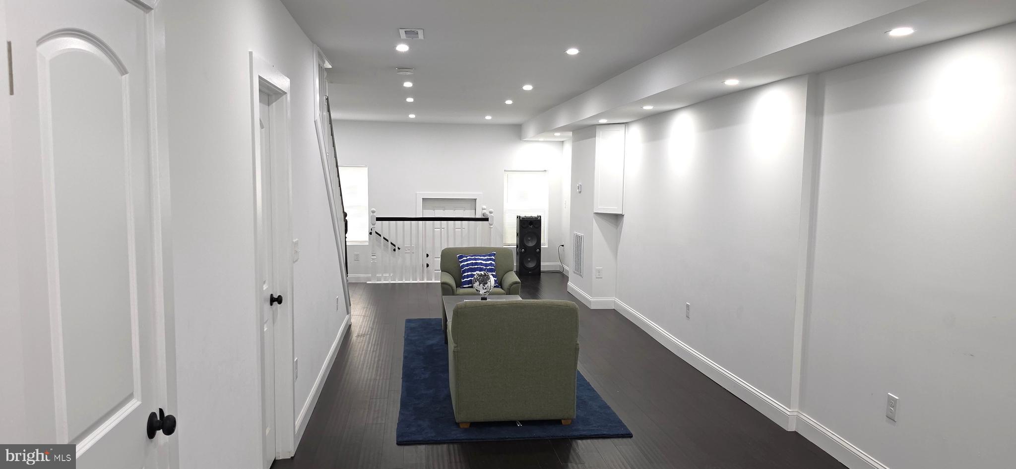 BROADWAY EAST - Residential