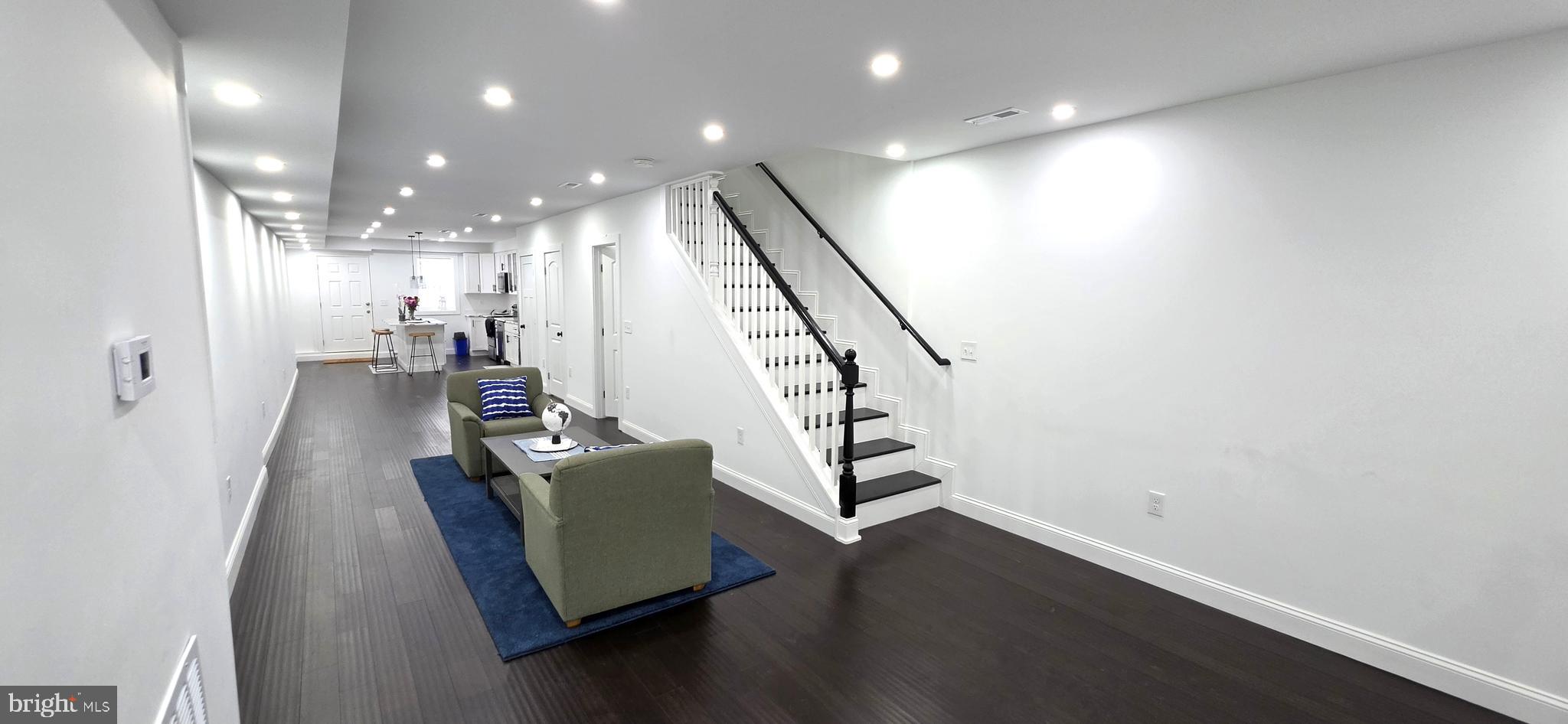 BROADWAY EAST - Residential