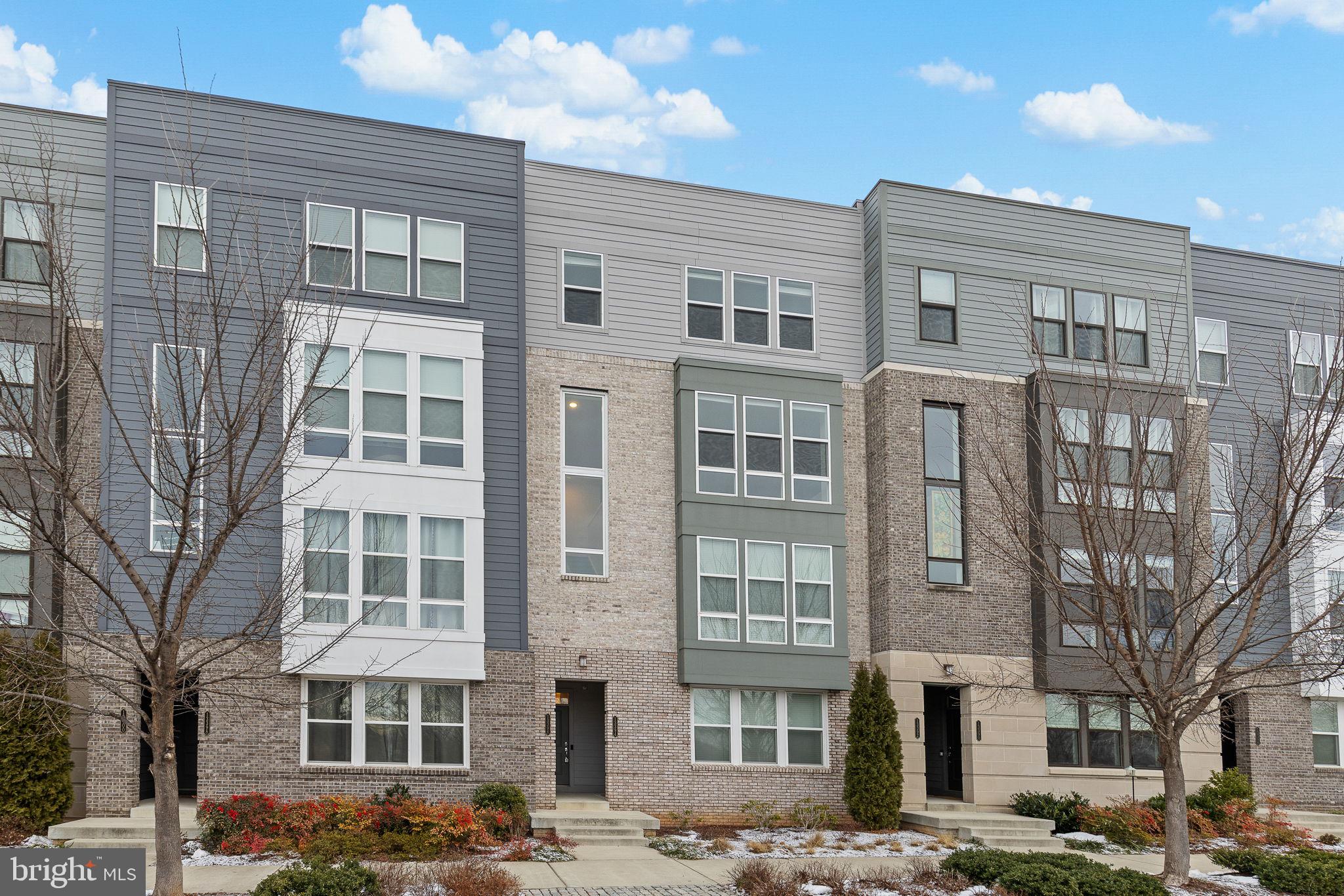 METROPARK AT ARROWBROOK - Residential