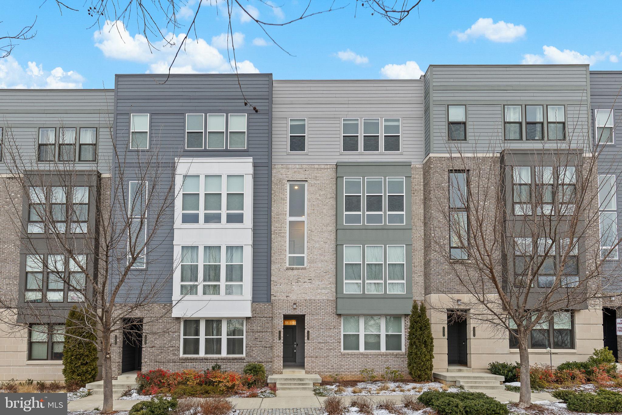 METROPARK AT ARROWBROOK - Residential