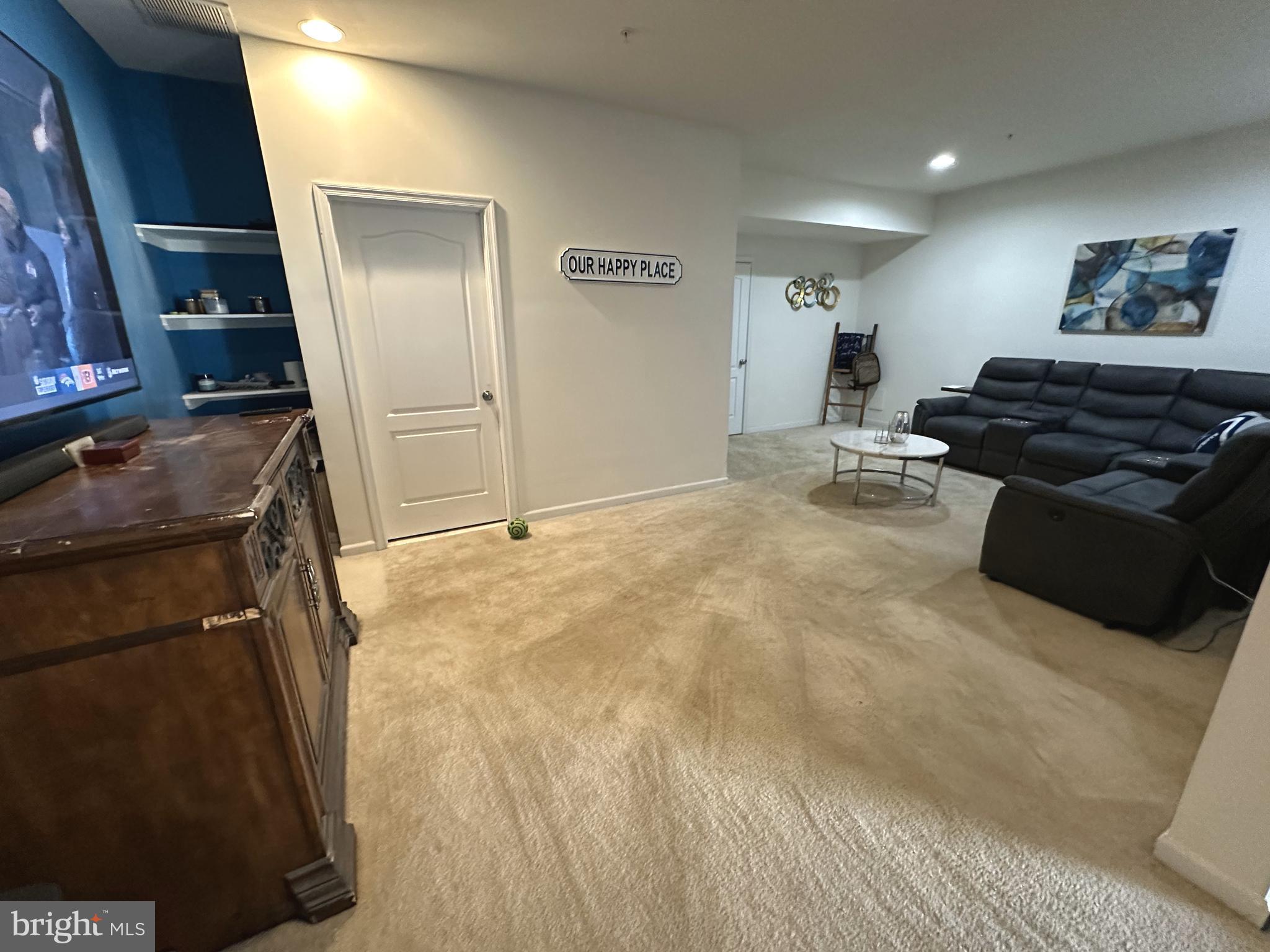 MARLBORO RIDGE - Residential