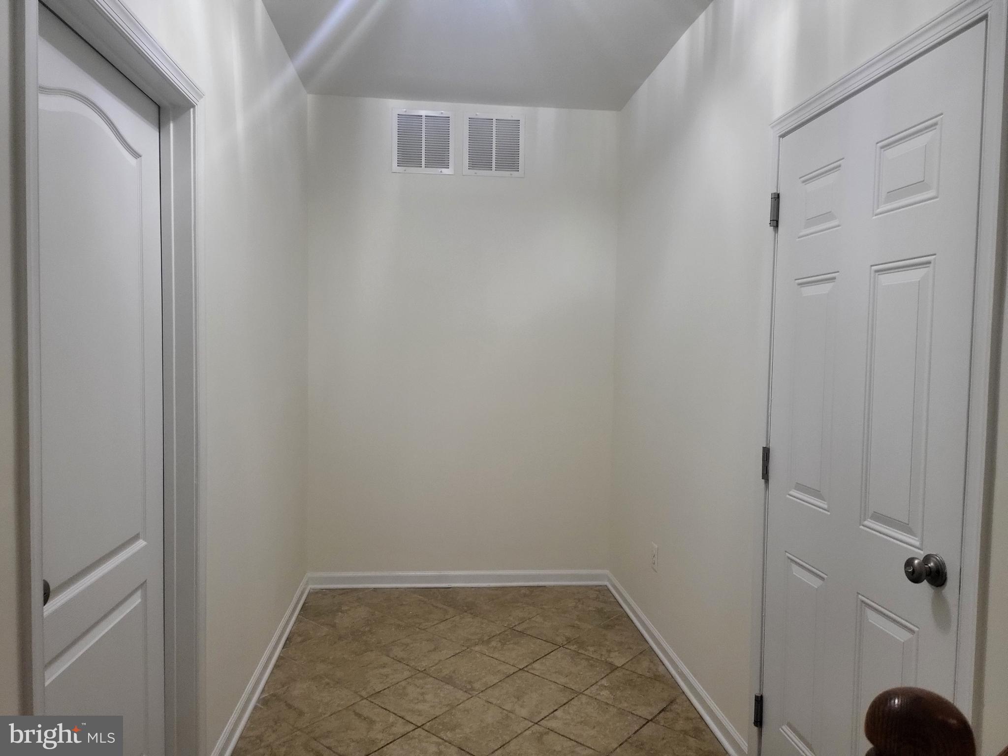 MARLBORO RIDGE - Residential