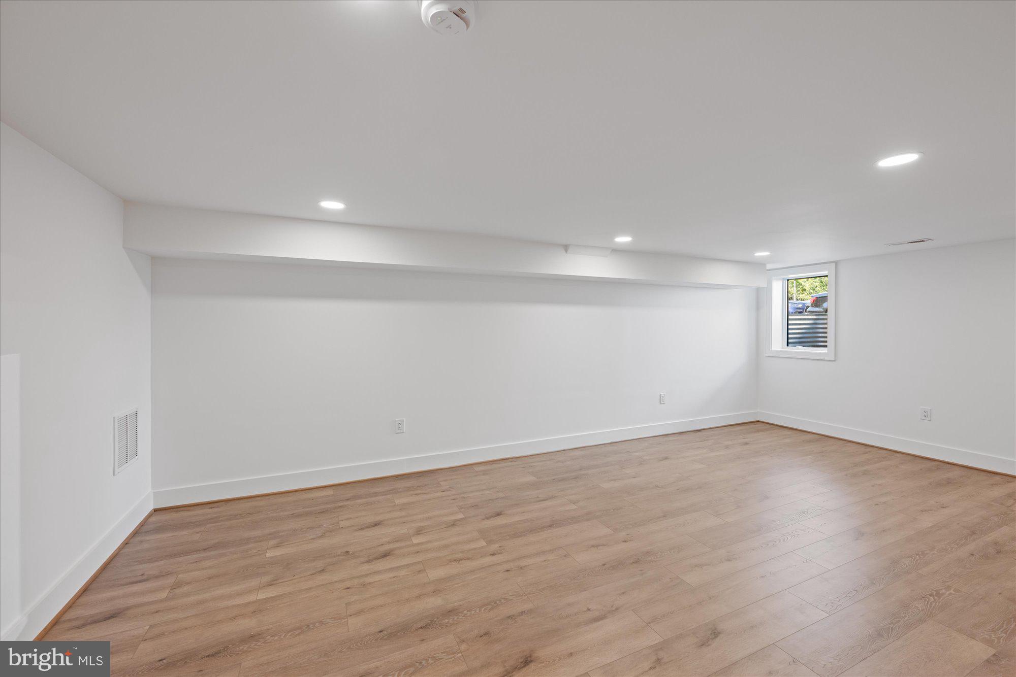 ELLISON HEIGHTS - Residential