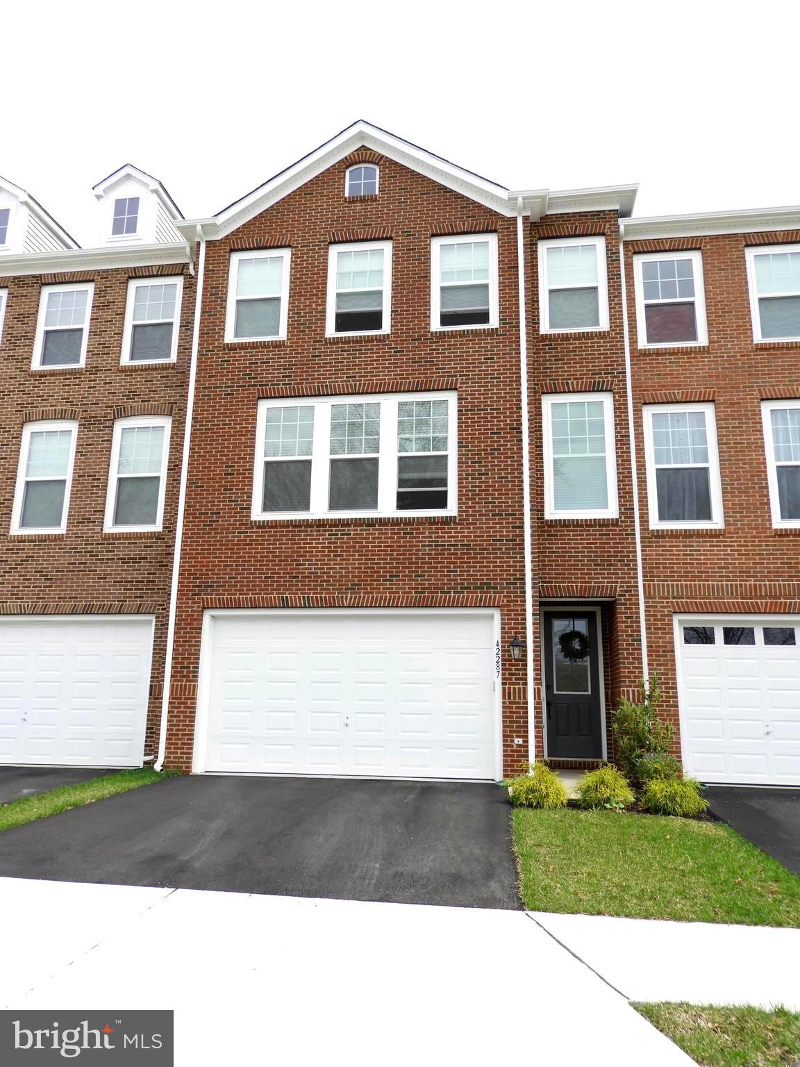 EASTVIEW AT STONE RIDGE - Residential Lease