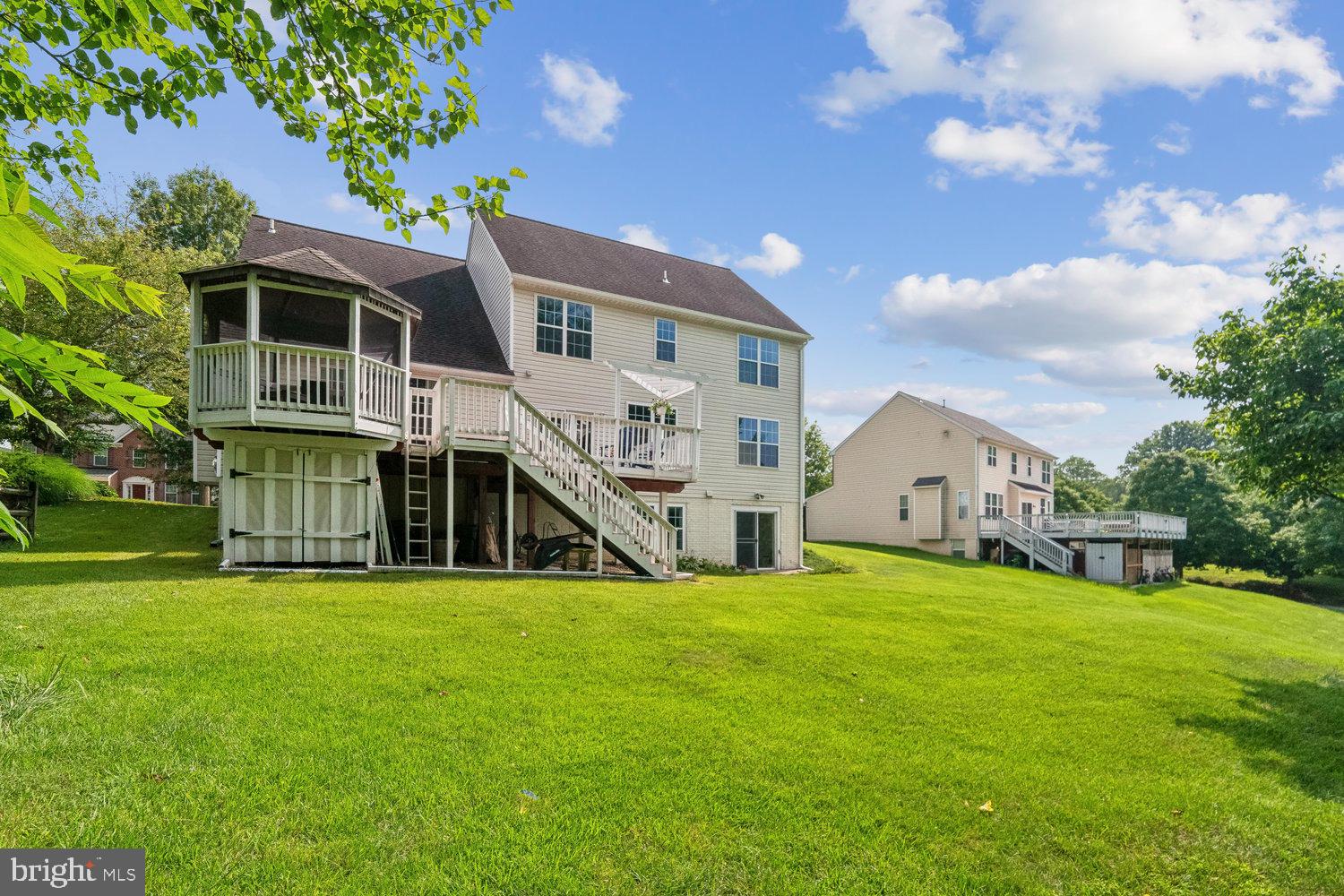 RIVER HILL - Residential