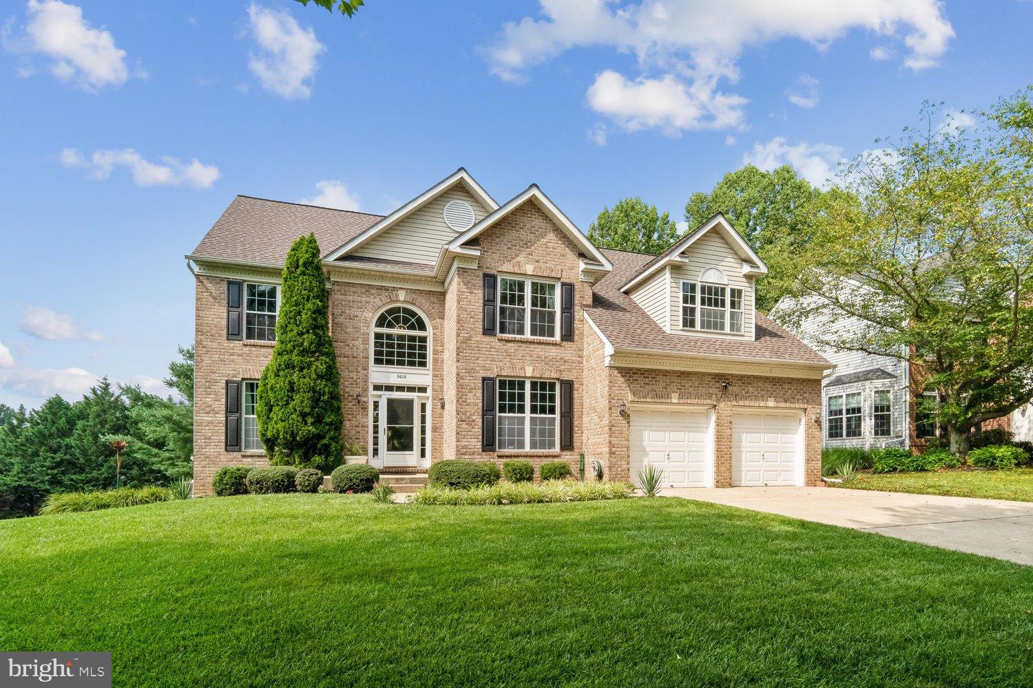 RIVER HILL - Residential