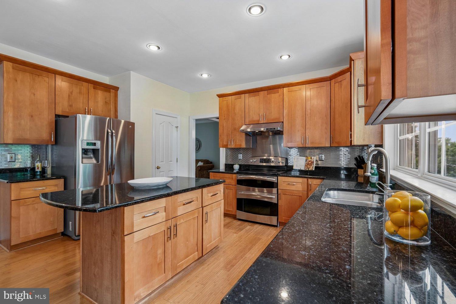 RIVER HILL - Residential