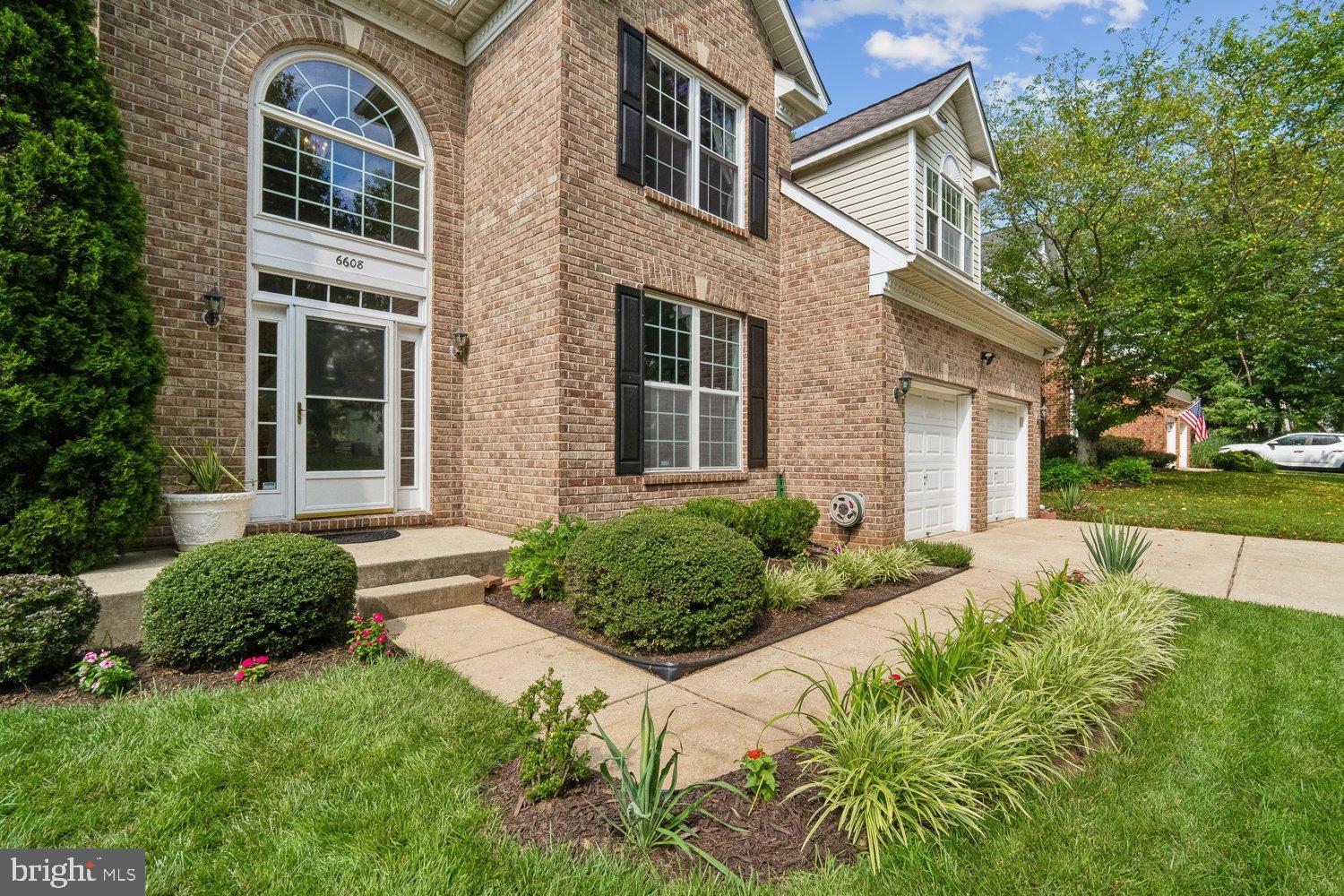 RIVER HILL - Residential
