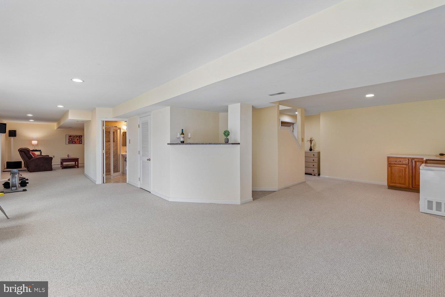 RIVER HILL - Residential