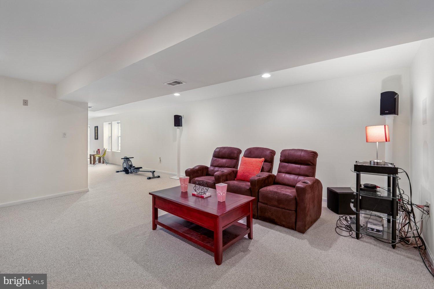 RIVER HILL - Residential