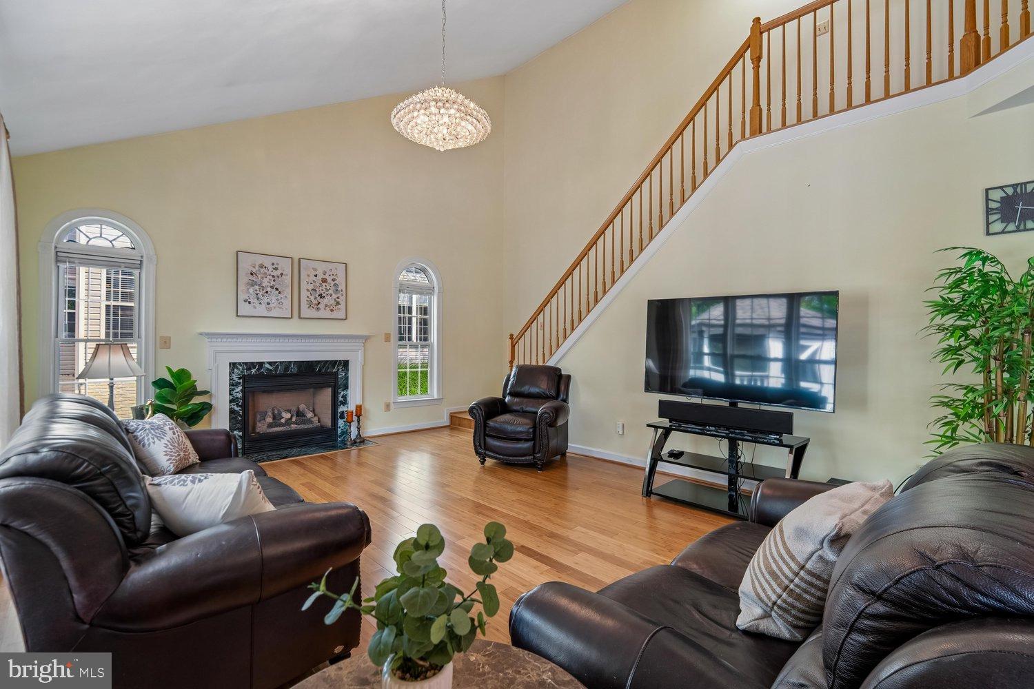 RIVER HILL - Residential