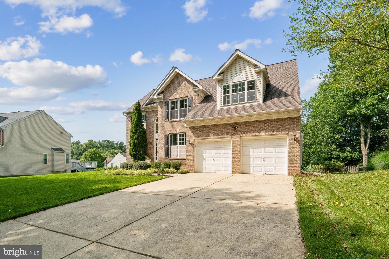 RIVER HILL - Residential