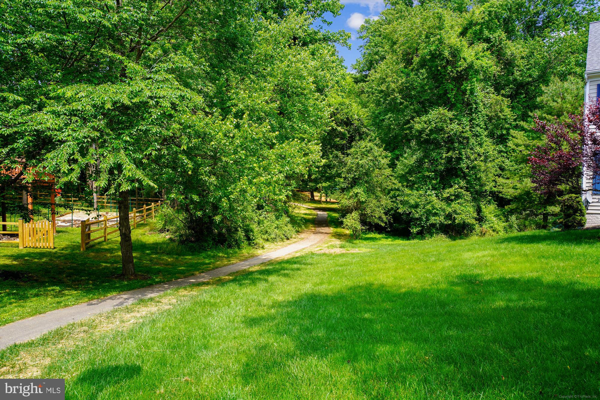 RIVER HILL - Residential