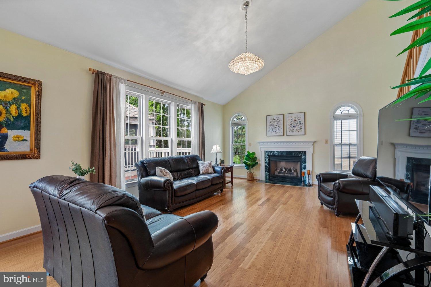 RIVER HILL - Residential