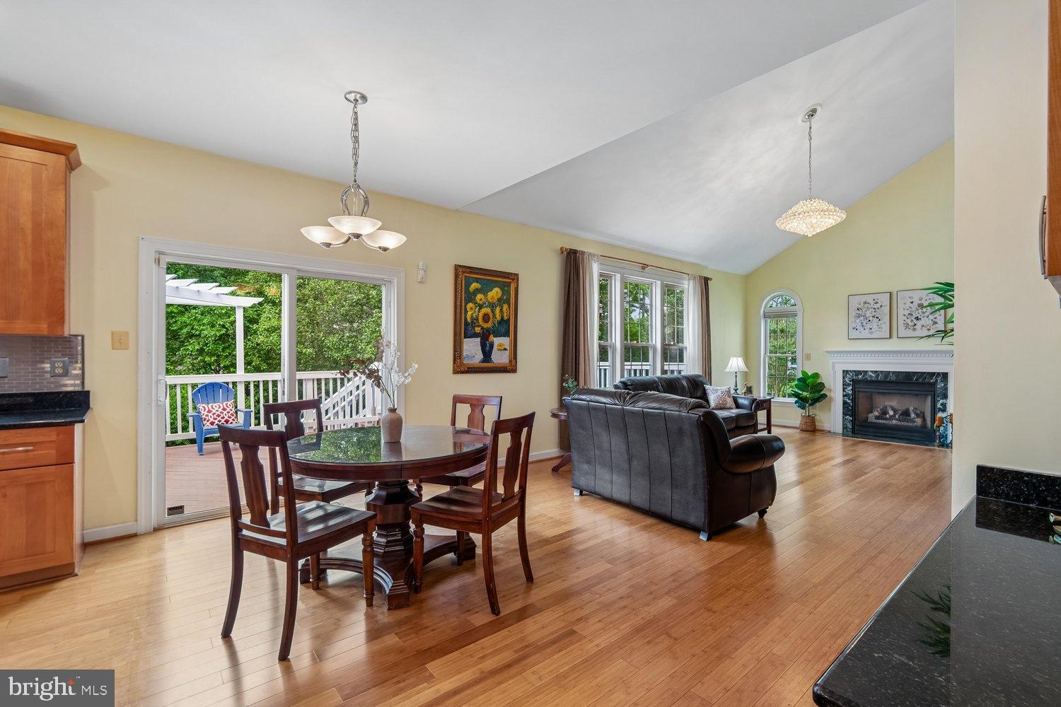 RIVER HILL - Residential