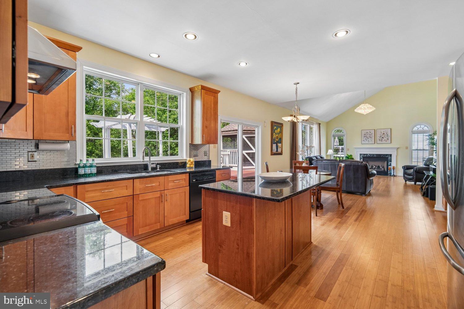 RIVER HILL - Residential