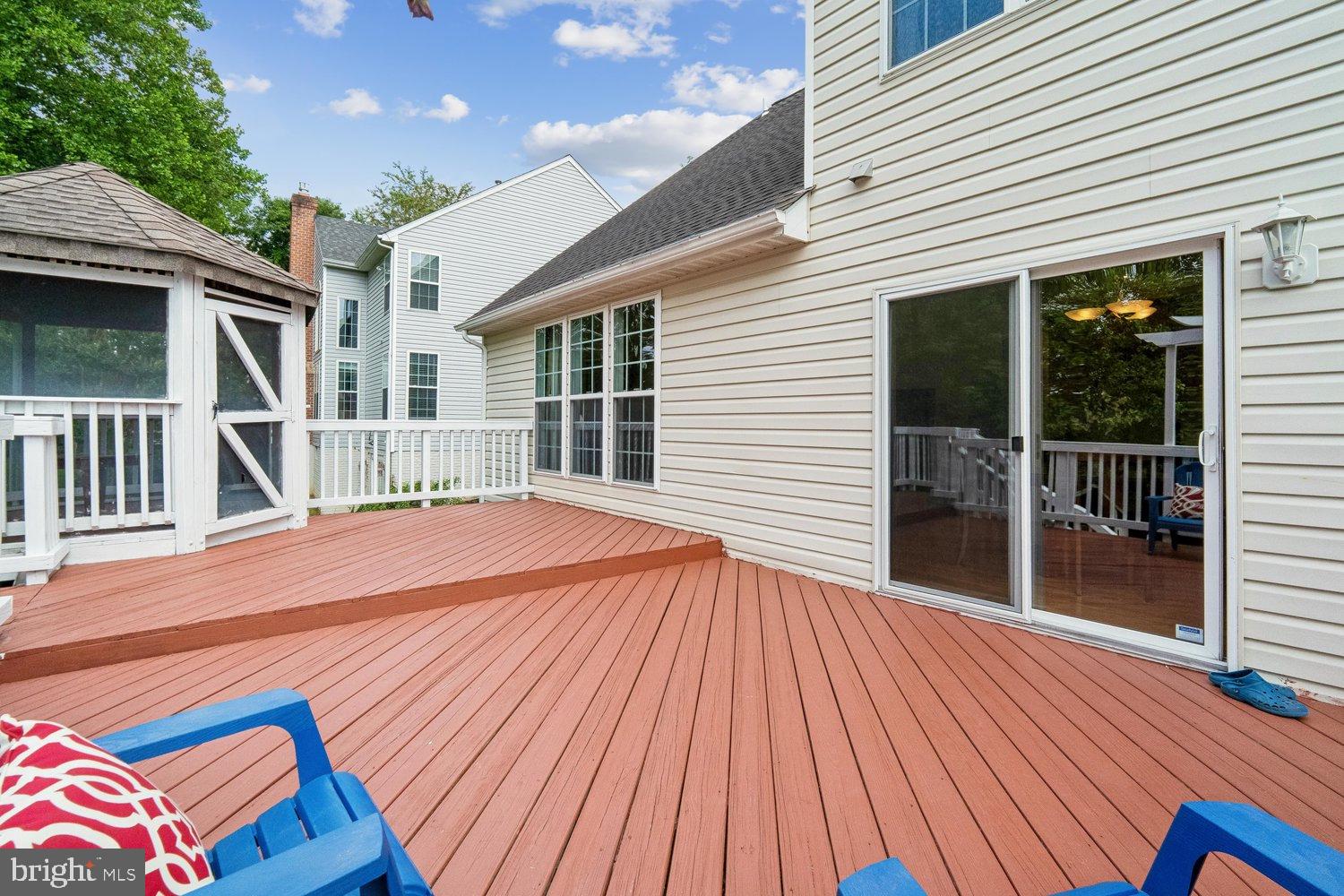 RIVER HILL - Residential