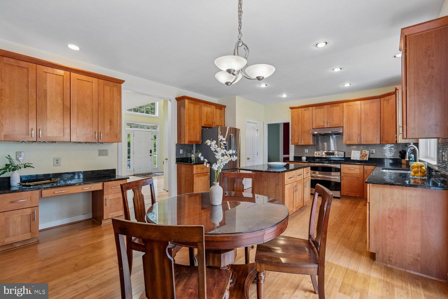 RIVER HILL - Residential