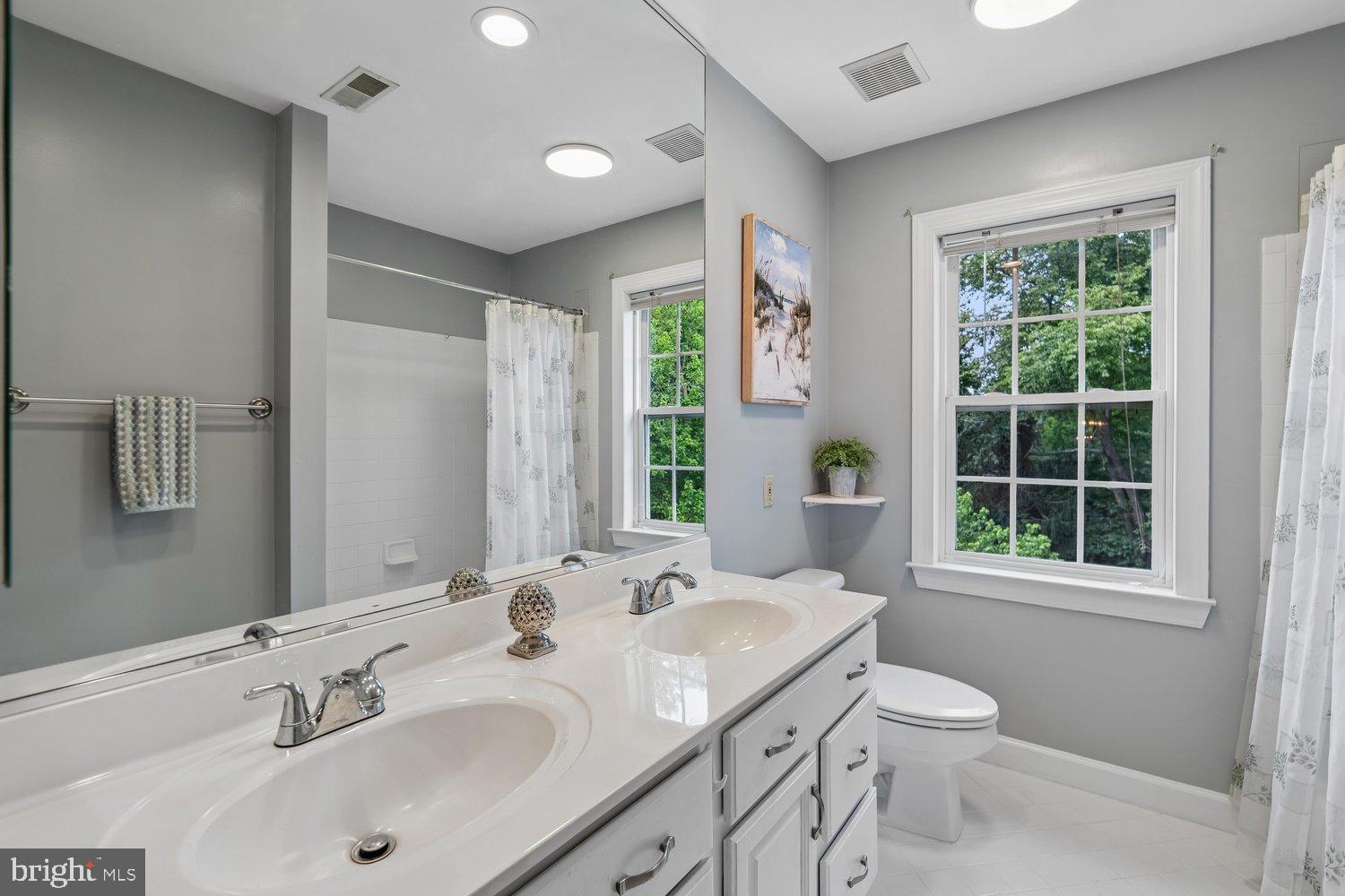 RIVER HILL - Residential