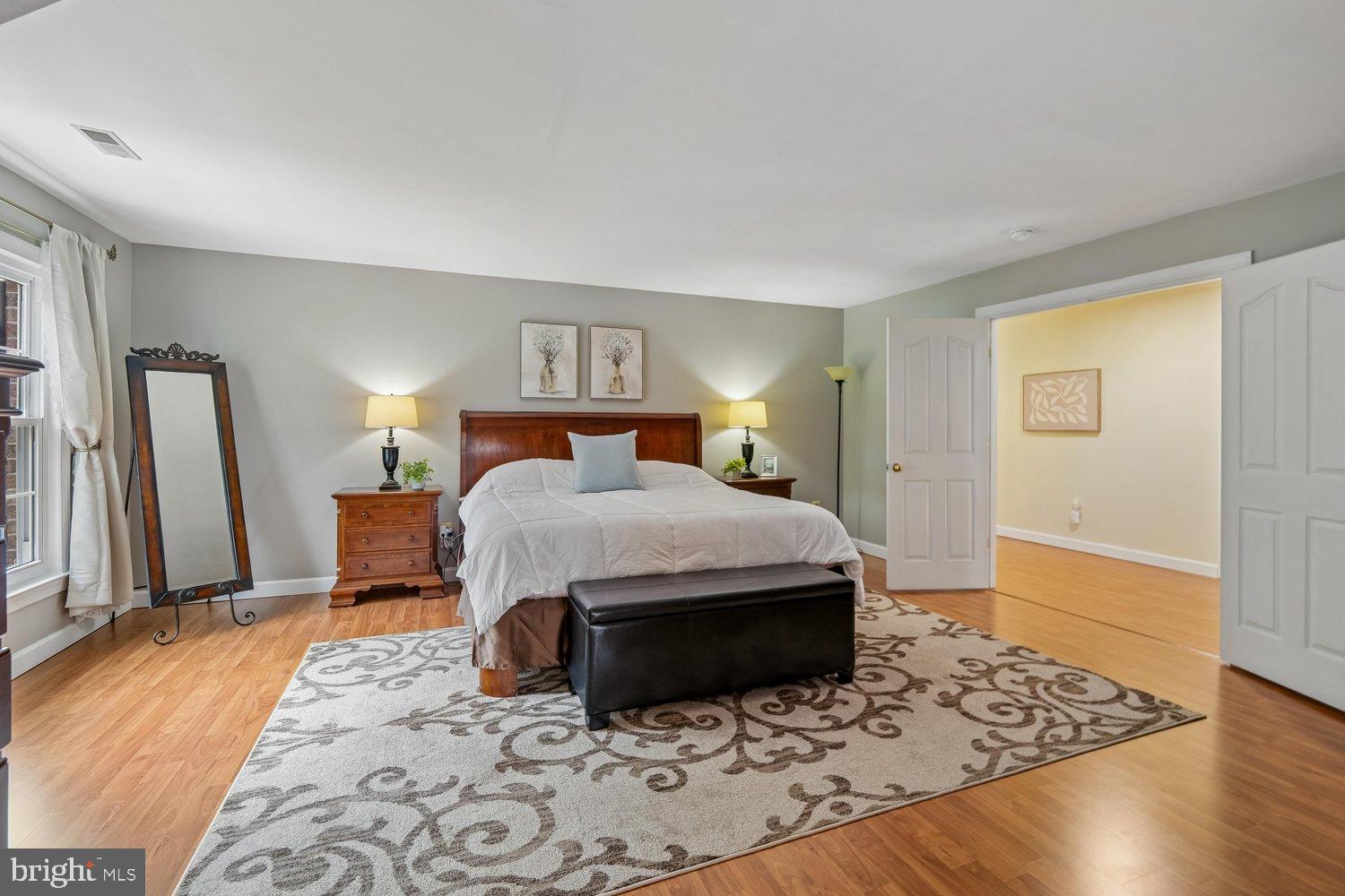 RIVER HILL - Residential
