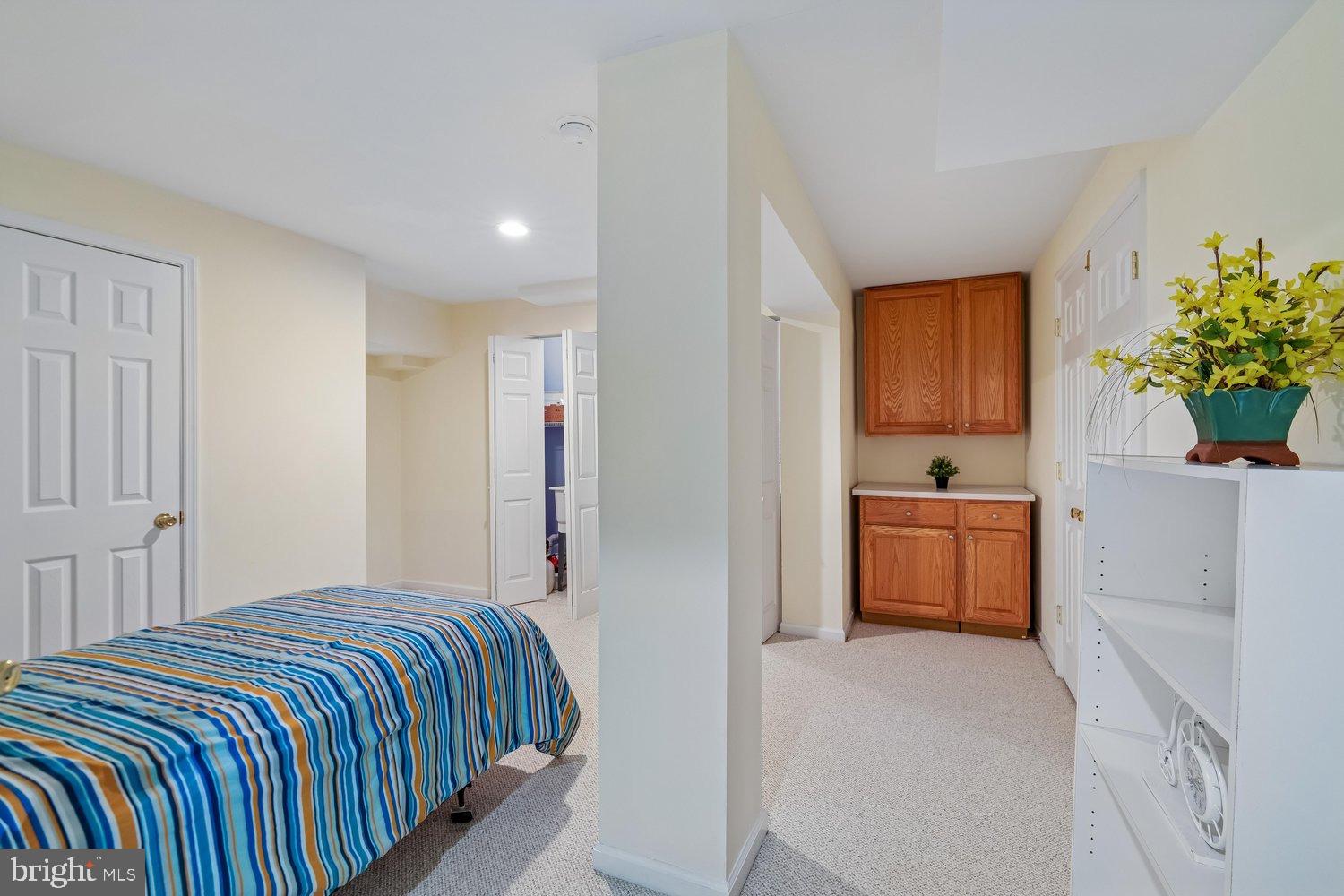RIVER HILL - Residential