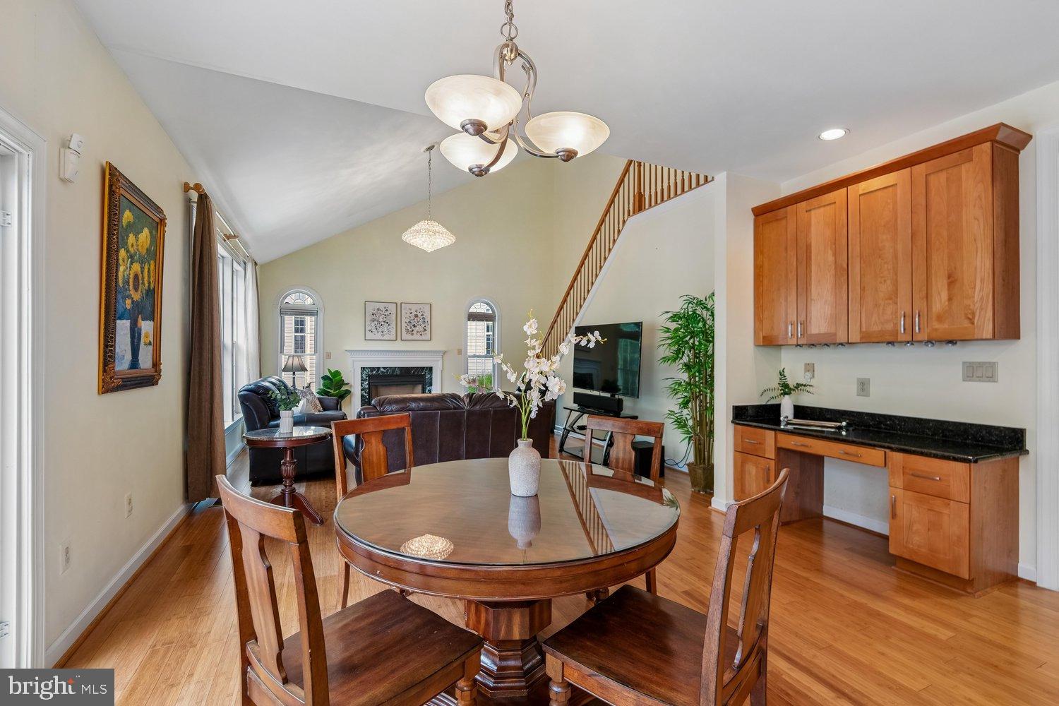 RIVER HILL - Residential