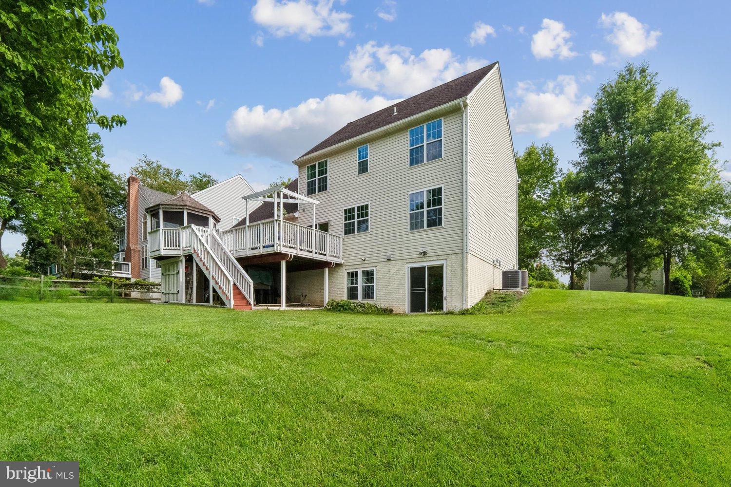 RIVER HILL - Residential