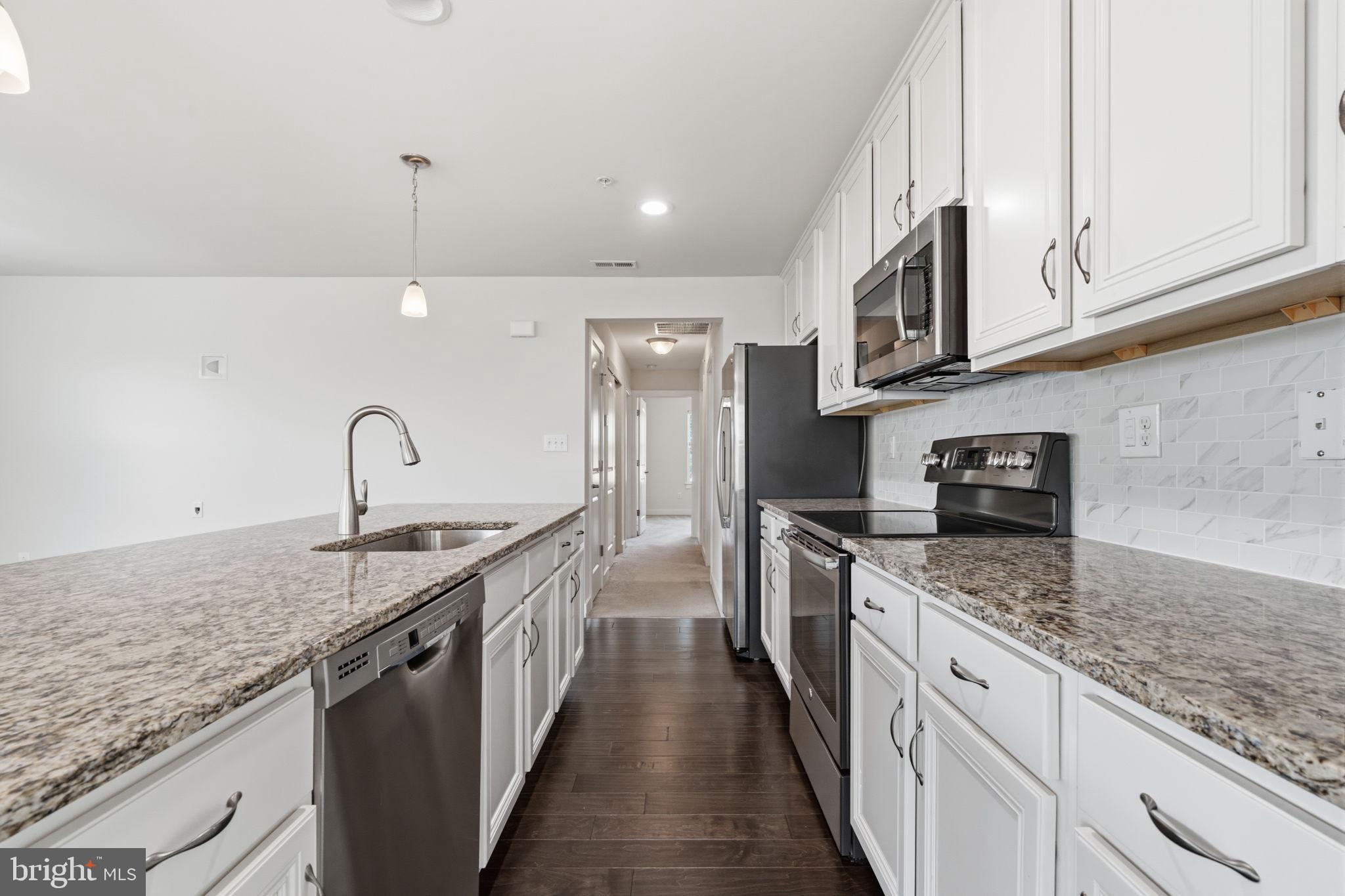 WATERSIDE - Residential