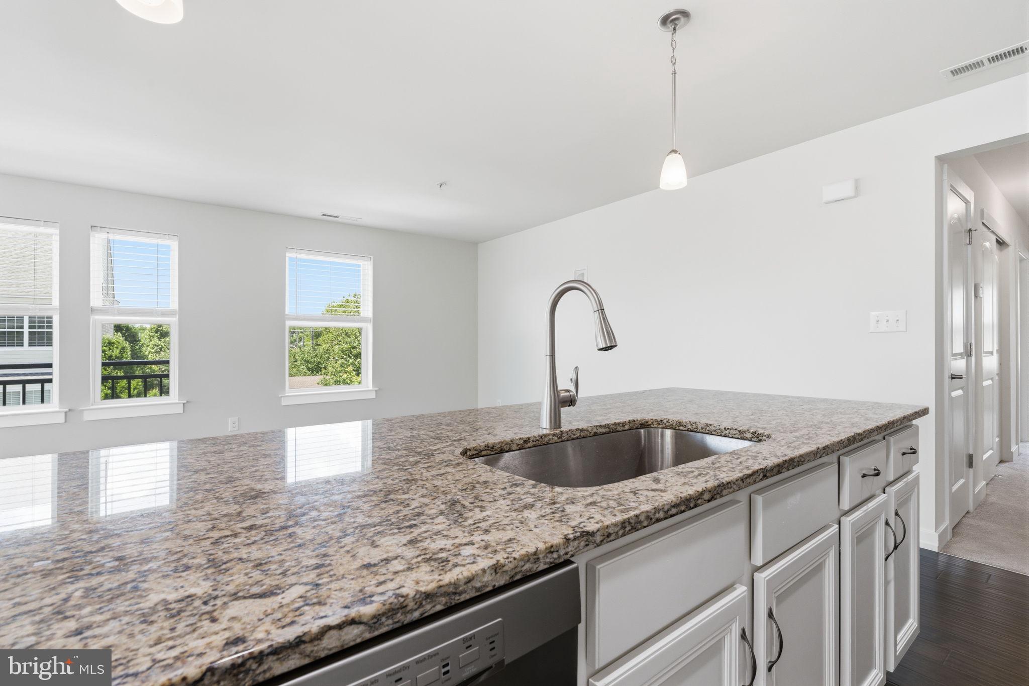 WATERSIDE - Residential