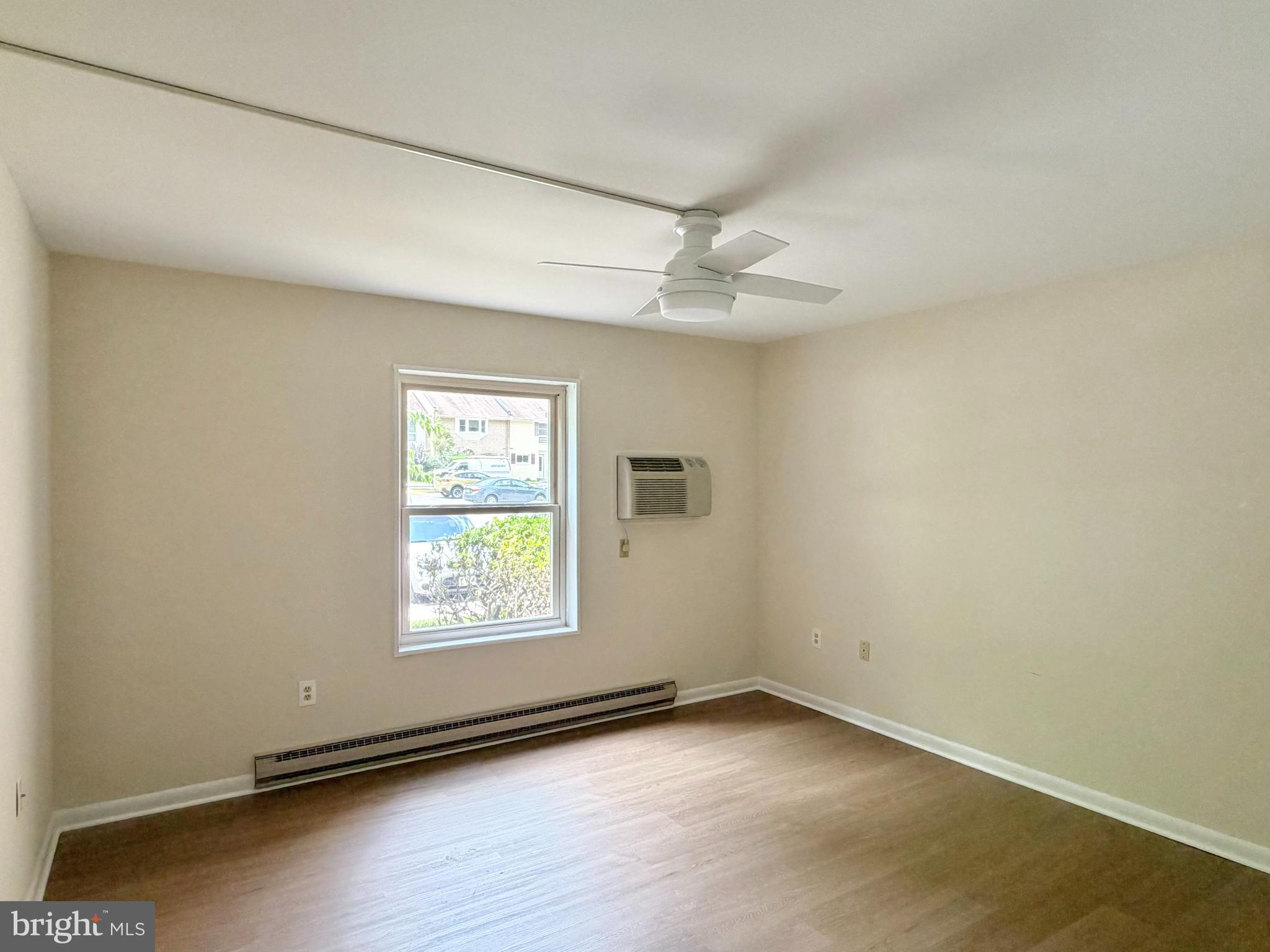 LEISURE WORLD - Residential