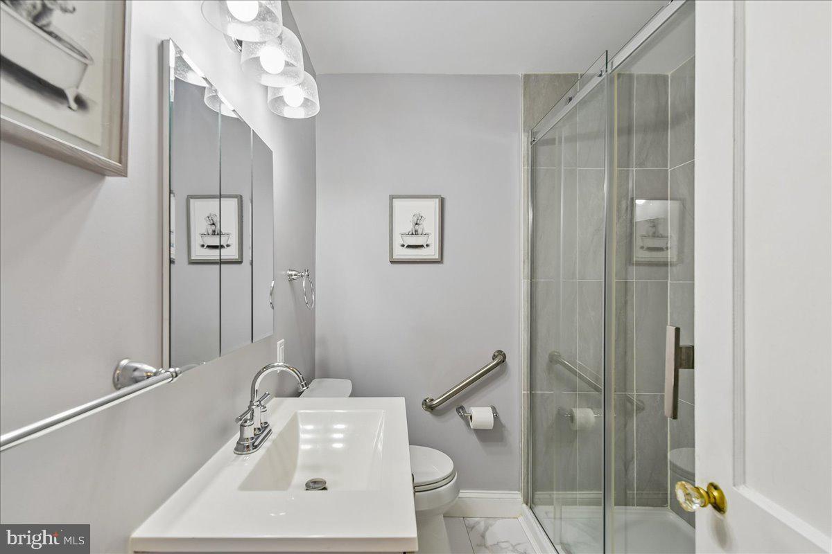 EASTWOOD - Residential
