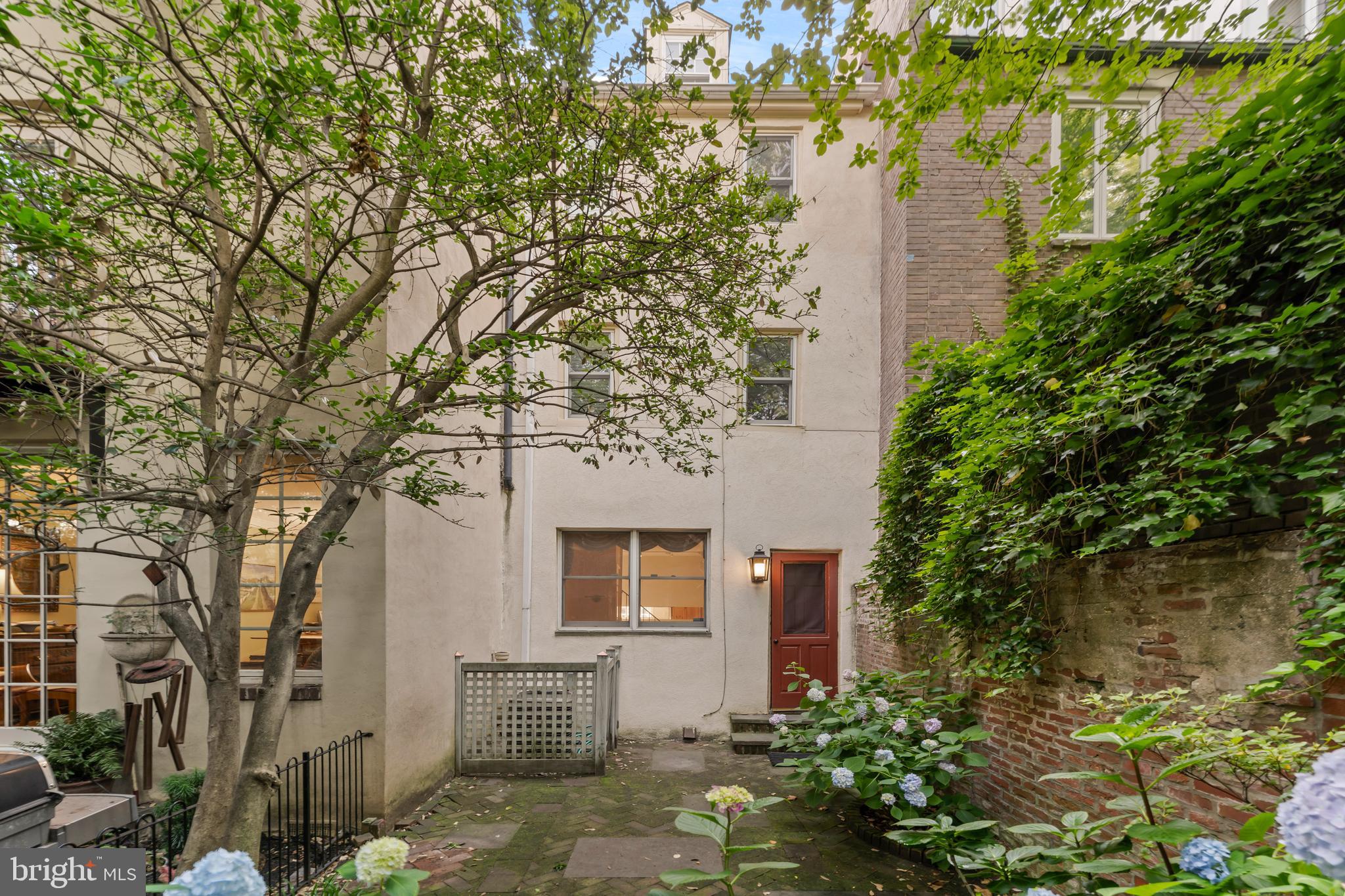 SOCIETY HILL - Residential